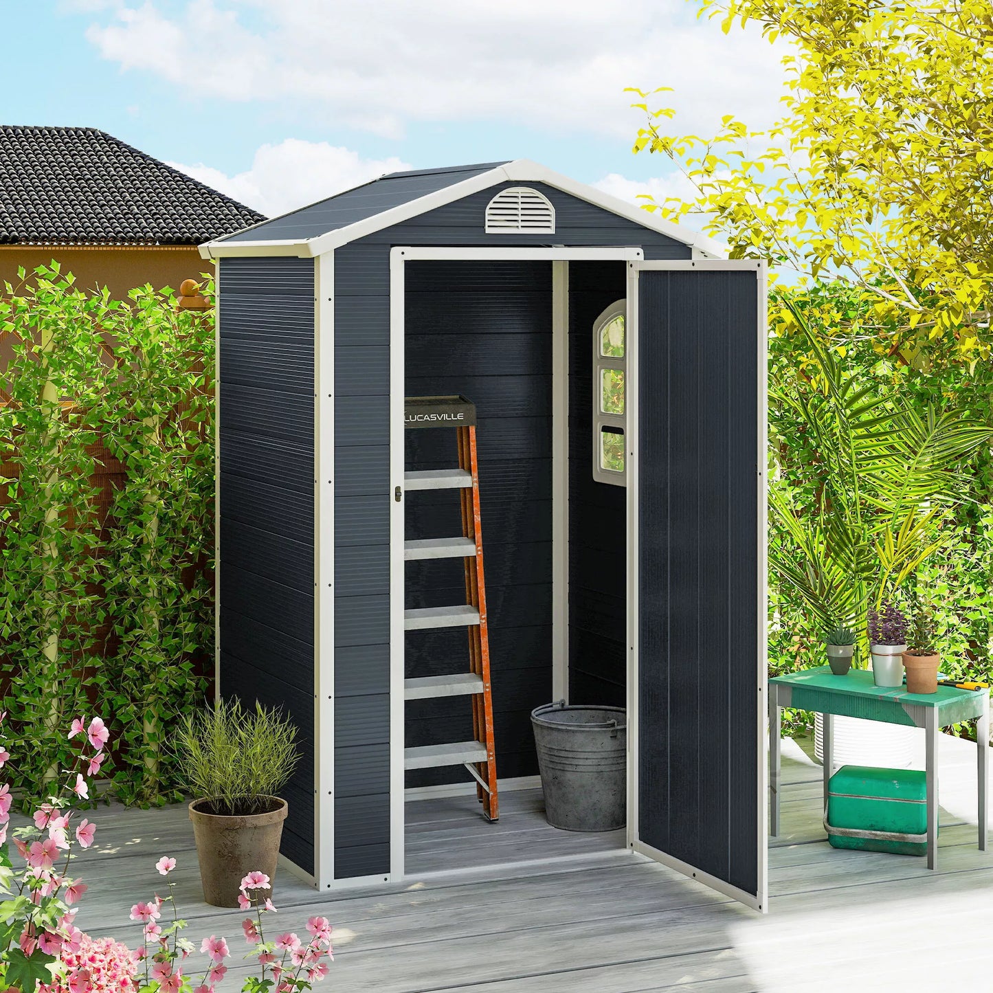 Įrankių namelis 1,1 m², įrankių namelis su dvišlaičiu stogu, 134 x 104 x 204 cm, plastikinis sodo namelis su užrakinamomis durimis, ventiliacijos angomis, langais, sodo namelis sodui, tamsiai pilkos spalvos.