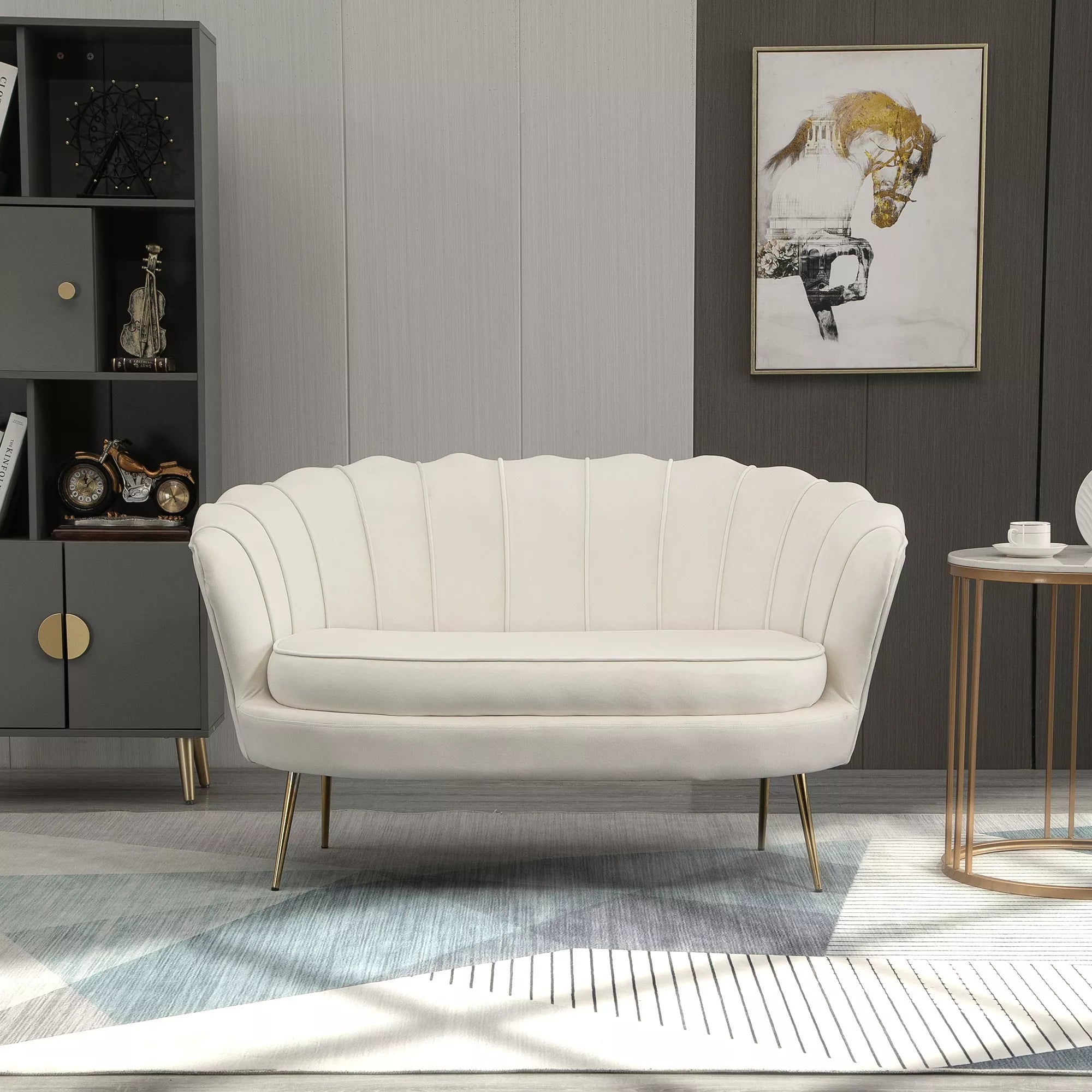 Vintage 2-vietė sofa, kušetė, minkštieji baldai, aksomo išvaizda, iki 150 kg, kreminė/auksinė