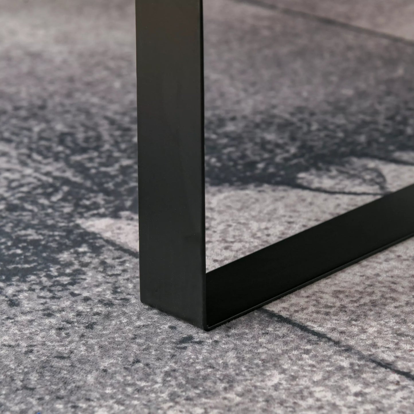 Modernus svetainės staliukas su stalčiumi ir metaliniu rėmu, 110 x 60 x 40 cm, tamsiai pilkas