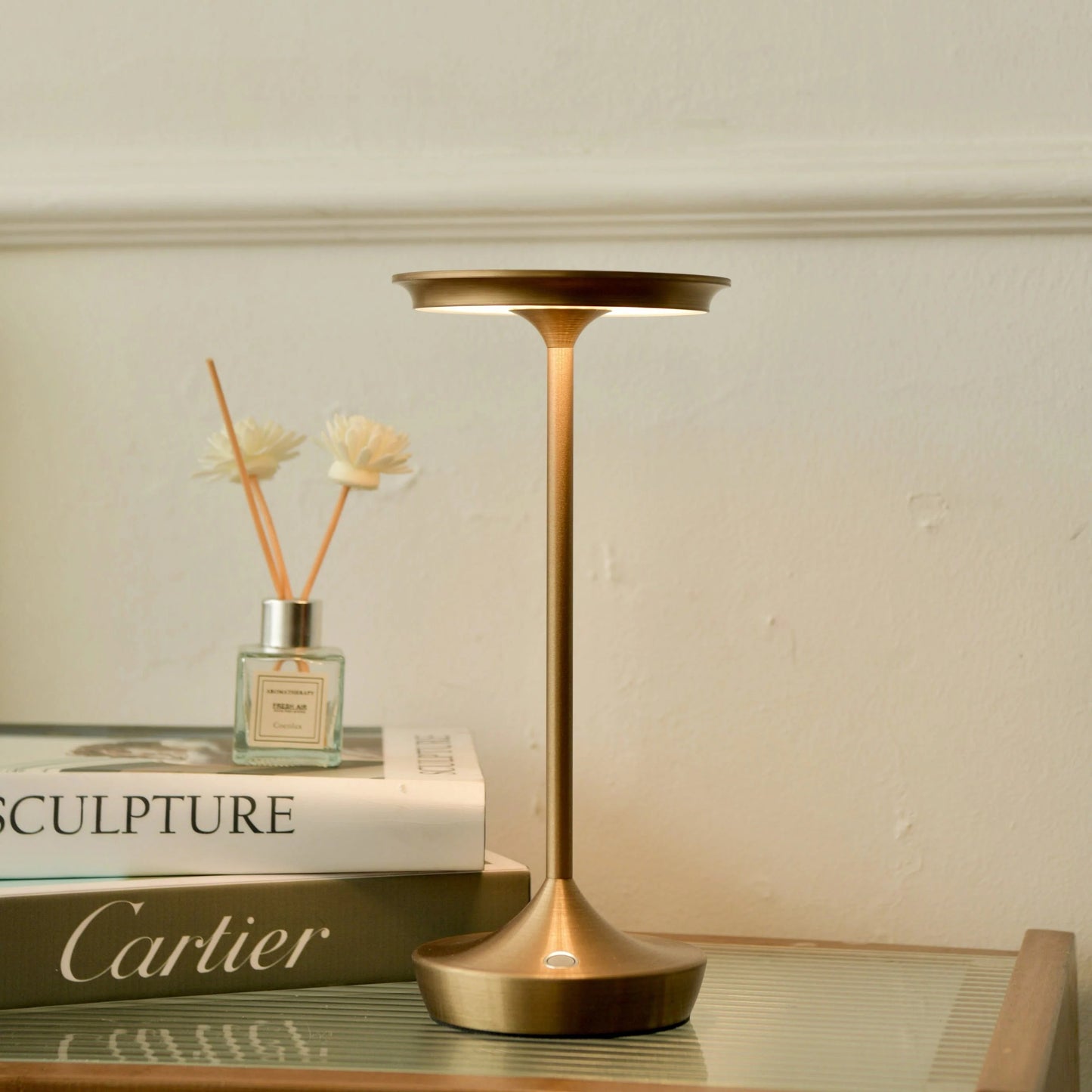 Belaidė LED stalinė lempa-IP54, įkraunama lauko ir vidaus lempa su 6000mAH baterija, 38x11 cm, auksinė