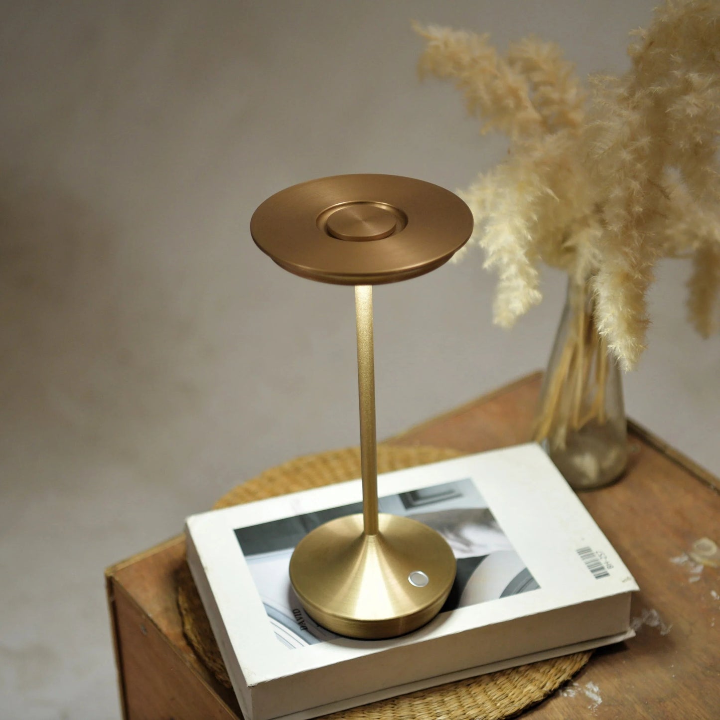 Belaidė LED stalinė lempa-IP54, įkraunama lauko ir vidaus lempa su 6000mAH baterija, 38x11 cm, auksinė