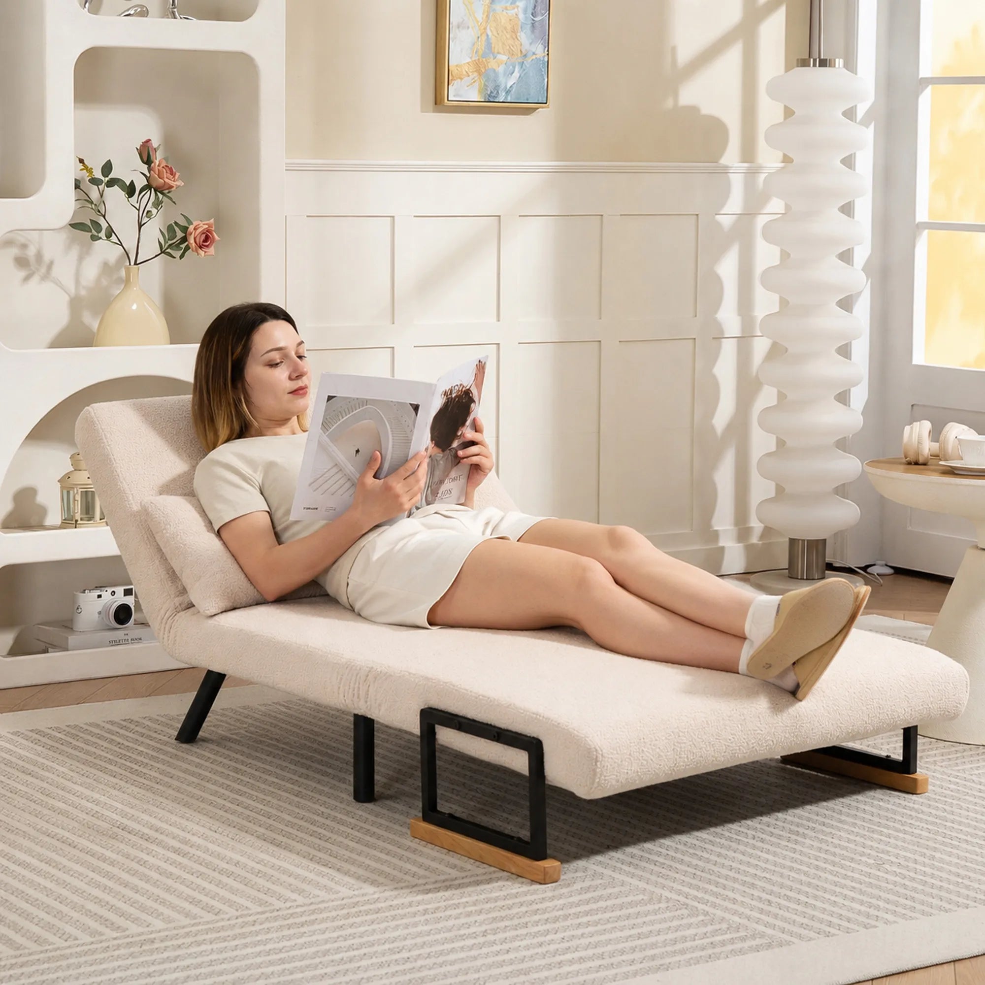 Išskleidžiama sofa-lova, reguliuojama, smėlio spalvos