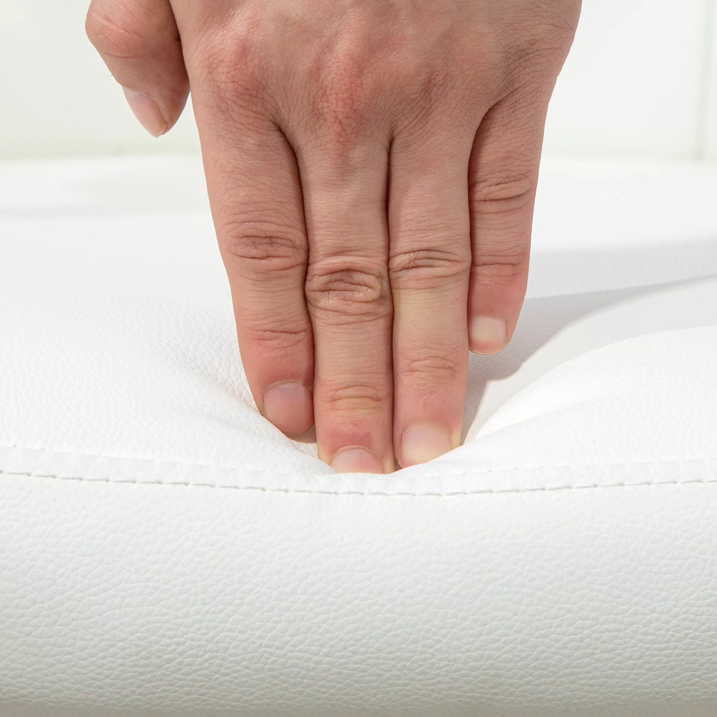 Ergonomiška biuro kėdė su porankiais, paminkštinta atlošo atrama, balta