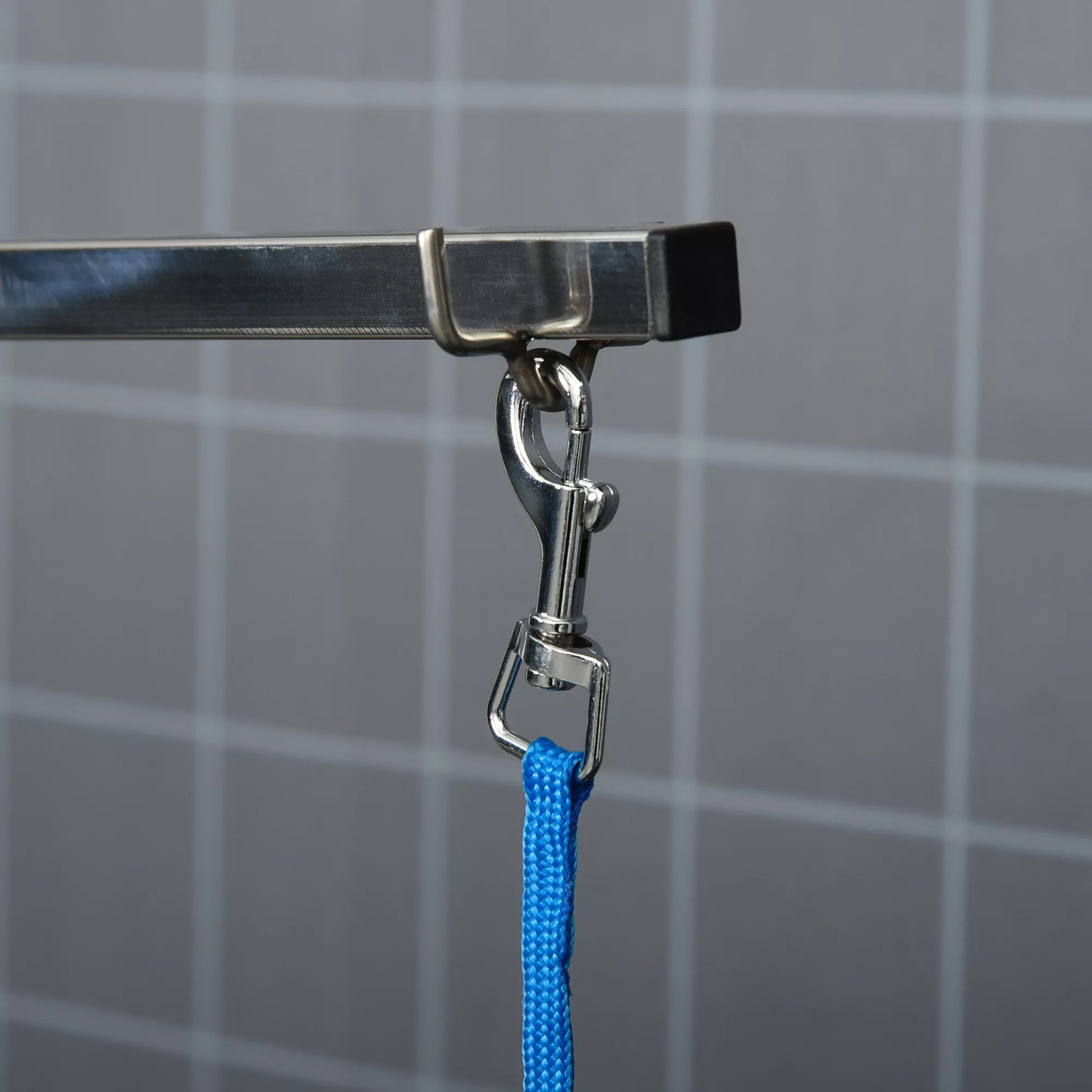 Sukamas šunų kirpimo stalas Šunų priežiūros stalas su aukščio reguliuojamu pakaruokliu Kilpa Neslystantis paviršius Naminių gyvūnų priežiūros stalas namų voniai Plaukų džiovintuvas iki 40 kg Ø65 x 72H cm Juodas