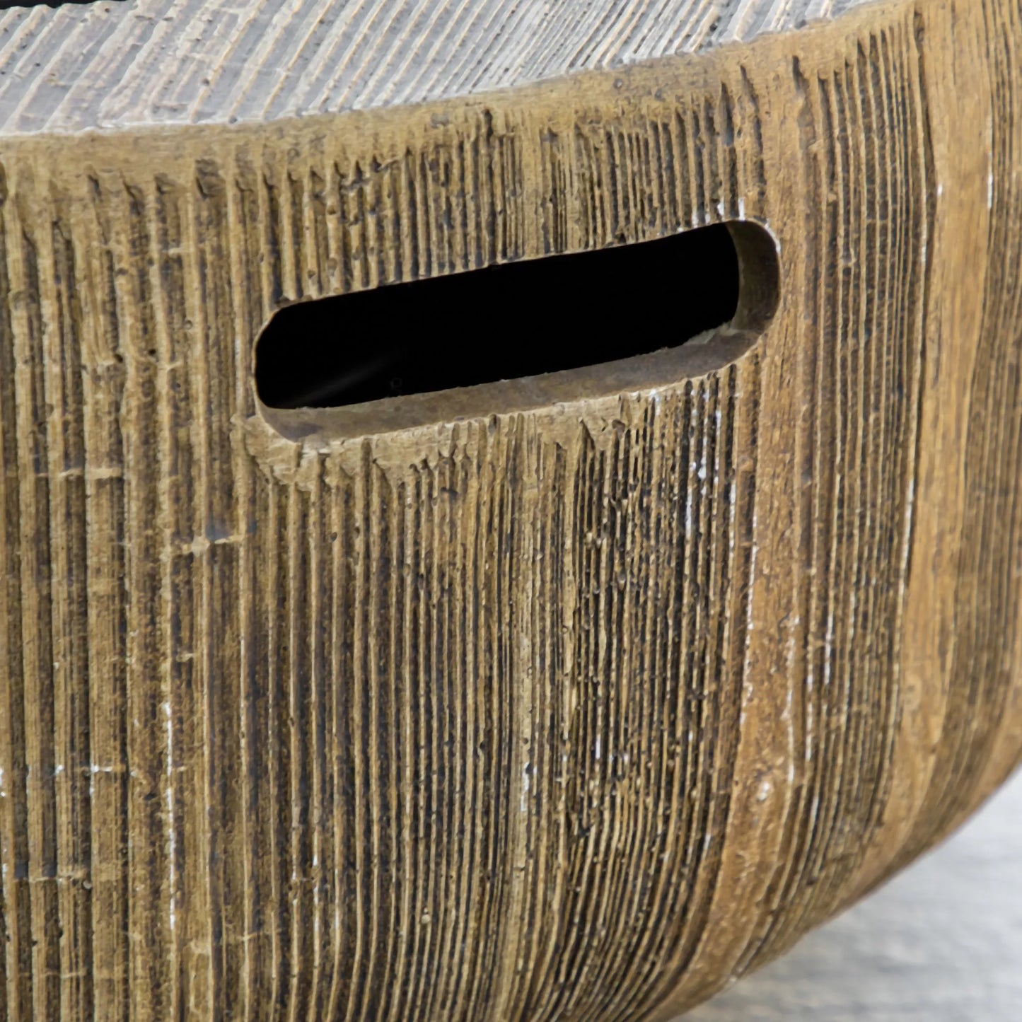 Lauko židinys medžio kelmo dizaino, kibirkščių tinklelis, anglies grotelės, pakūrenimo įrankis, Ø61,5 x 39 cm