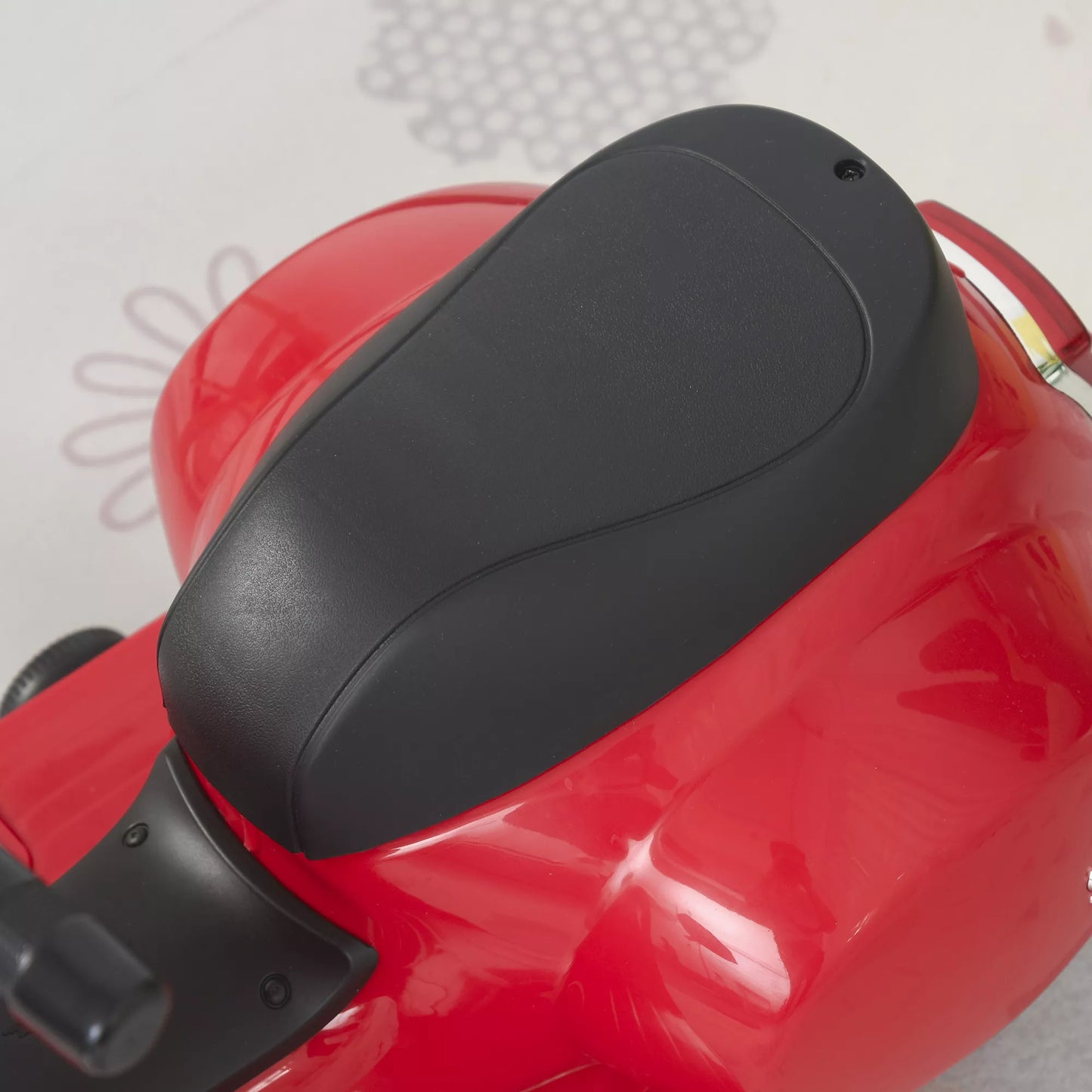 Elektrinis vaikiškas motociklas Vespa su LED šviesa, garsu, vaikiškas elektrinis motociklas vaikams nuo 18-36 mėn. Raudonas