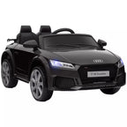 Juodas vaikiškas elektrinis Audi automobilis