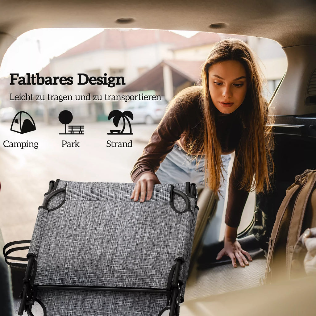 Sulankstytas gultas dedamas į automobilio bagažinę kelionei