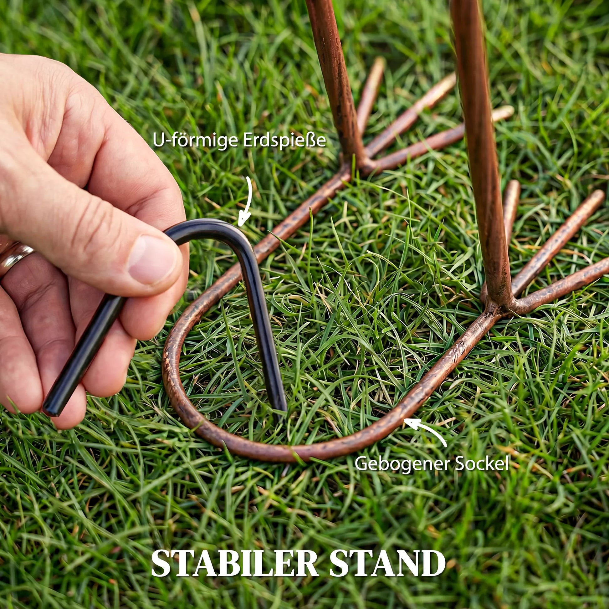 Flamingo sodo statulų rinkinys, 2 vnt., gėlių plunksnų metaliniai paukščiai, stovinčios skulptūros su tvirtinimais prie žemės, raudonos spalvos