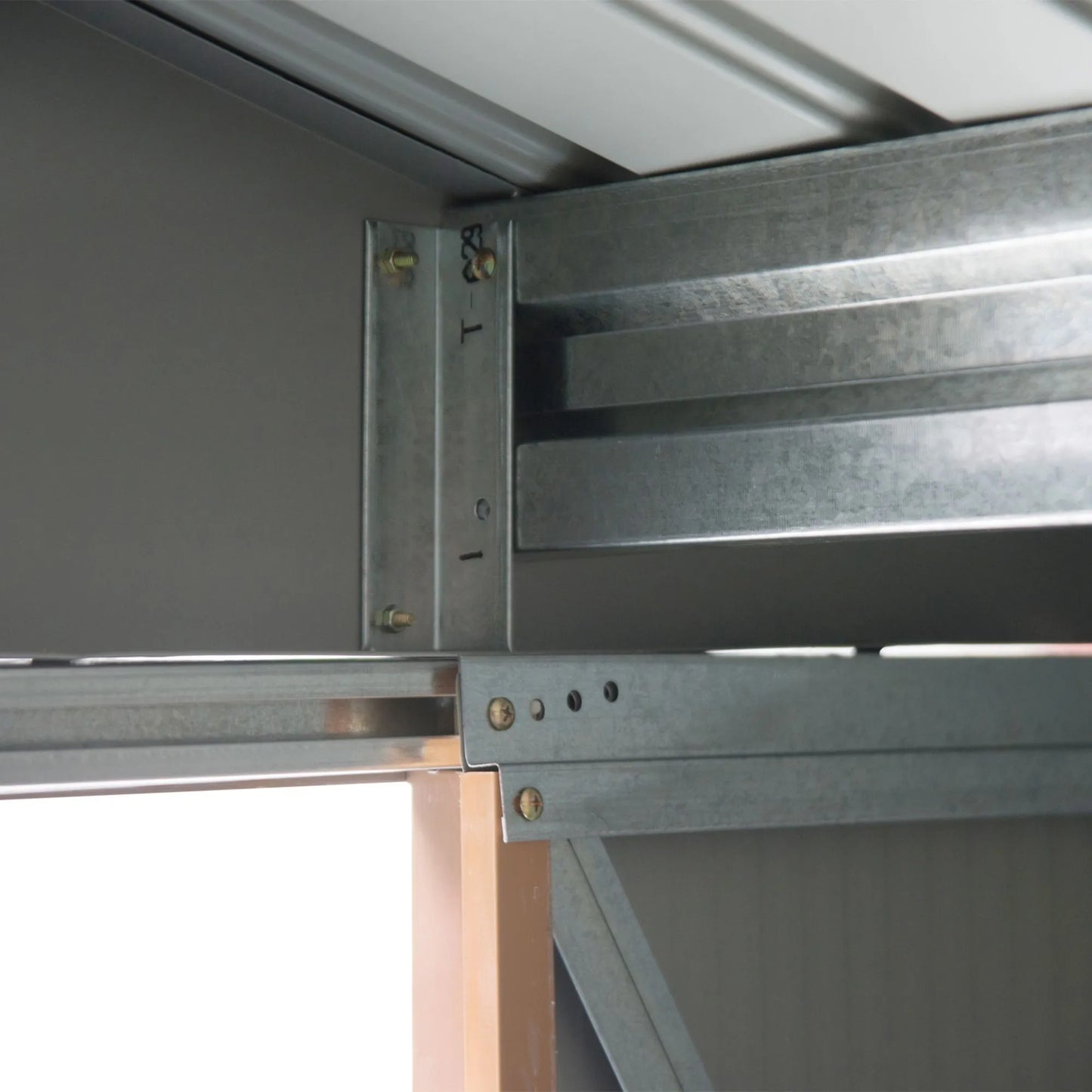 Outsunny Metalo ūkinis namelis su stumdomomis durimis 2,13 x 1,30 x 1,85cm Geltonas Outsunny