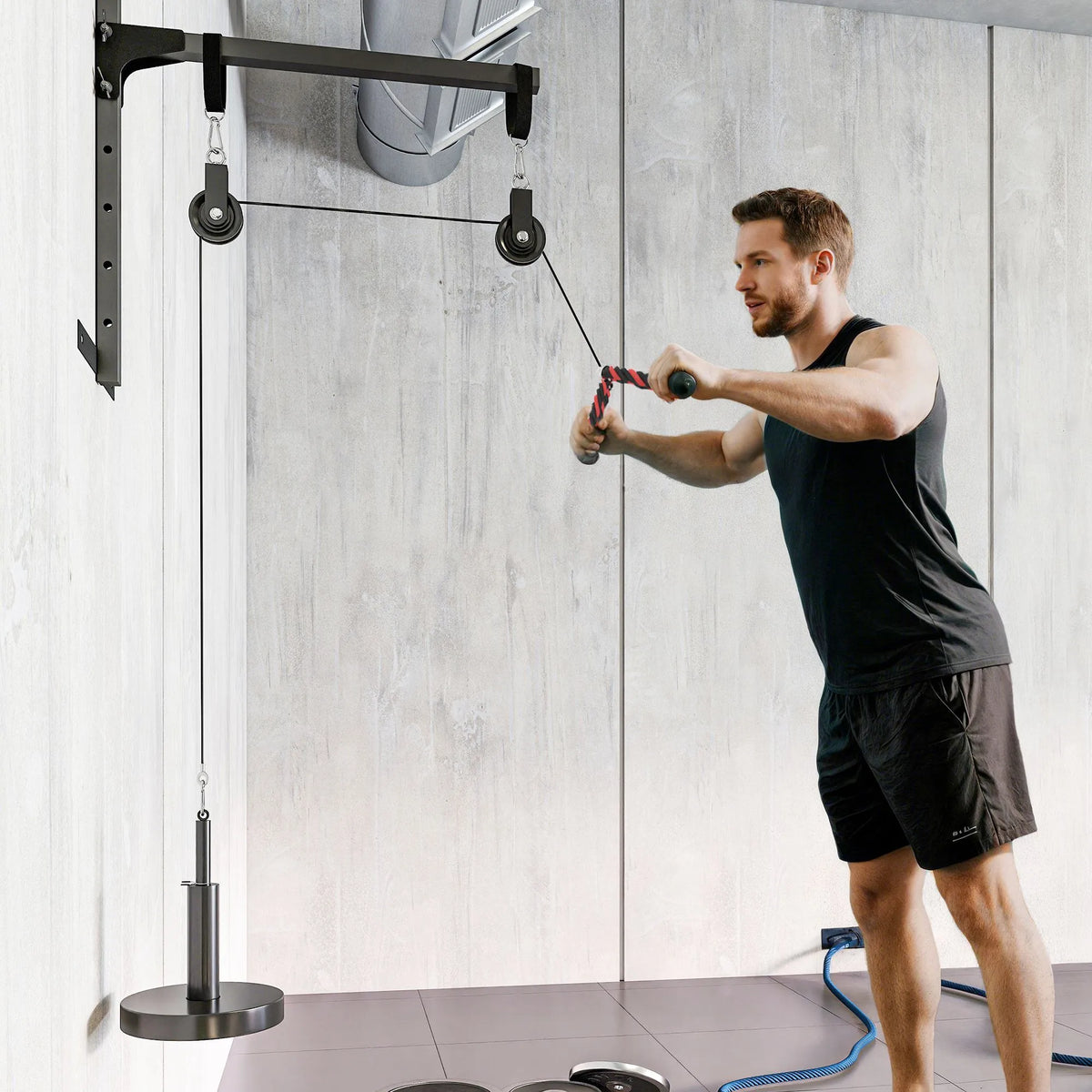 Kabelinis treniruoklis su skriemulių sistema, iki 100 kg, juodas