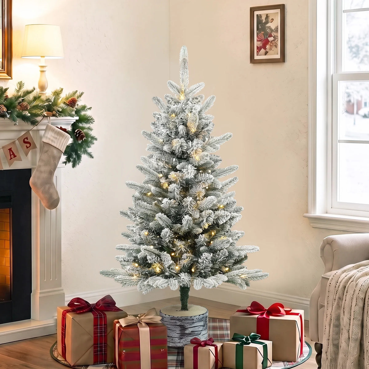 Kalėdinė eglutė, 90 cm, 50 LED, 240 šakelių viršūnėlių, su sniegu