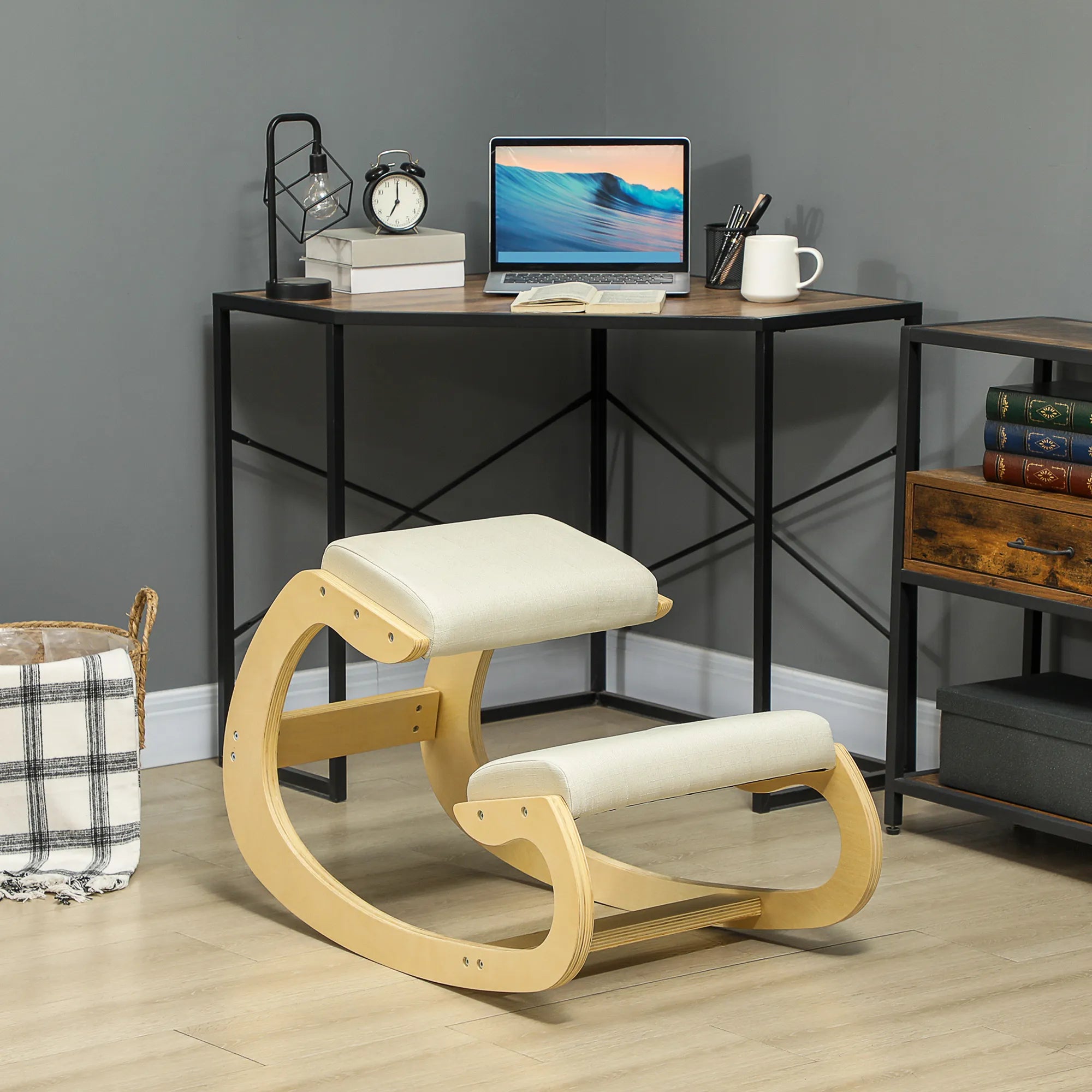 Kelio atramos kėdė ergonomiška su supimosi funkcija, kreminė balta