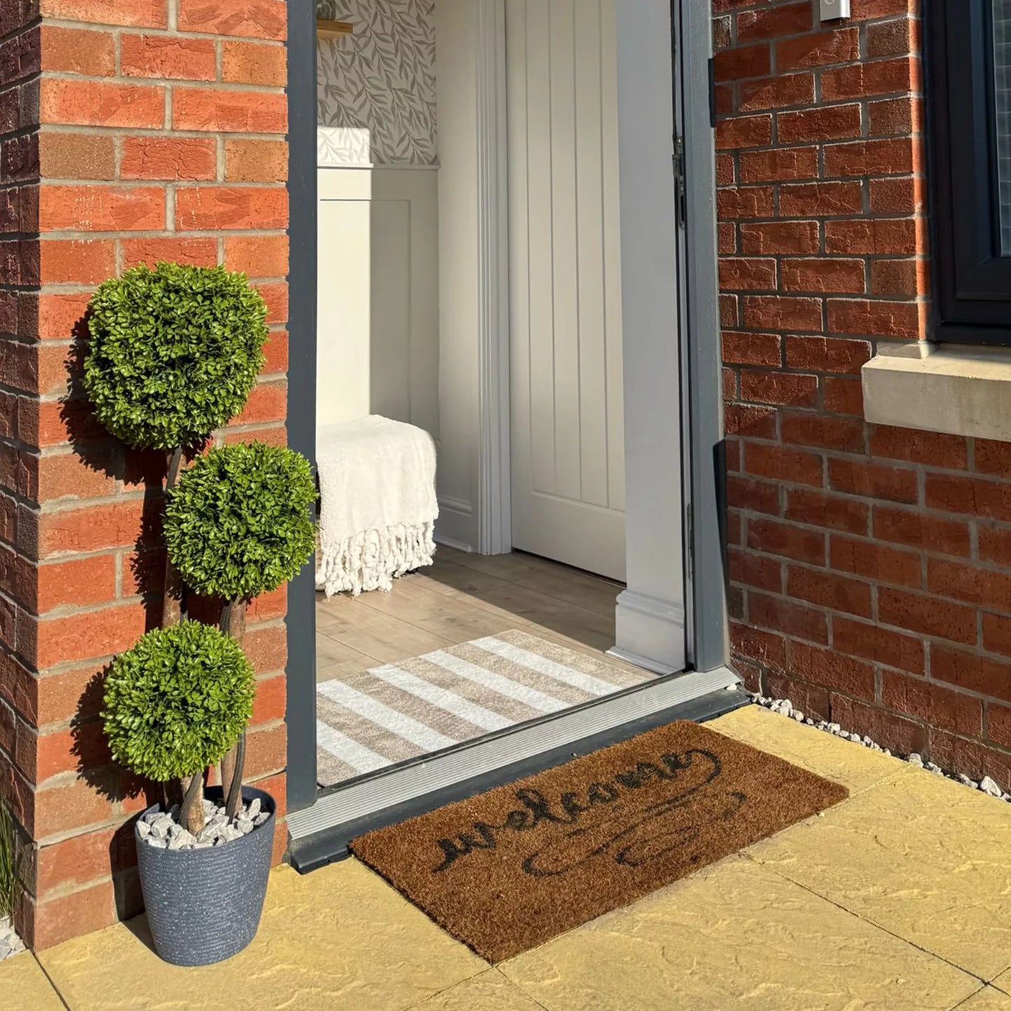 Dirbtinis buksmedis, dirbtinis augalas, realistiška išvaizda, lauko sąlygoms, žalias + juodas