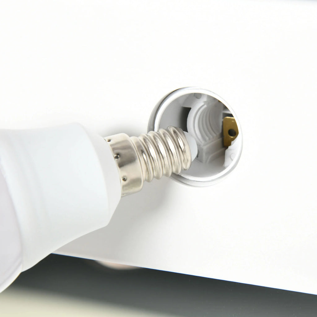 LED lemputės sukimo į veidrodžio lizdą detalė