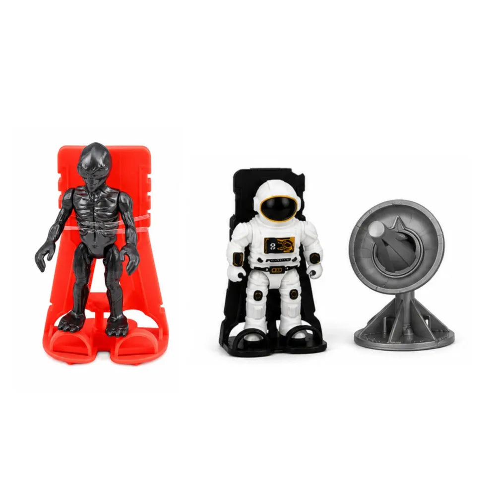 Kosminis žaislų rinkinys su raketa, erdvėlaiviu ir astronautais