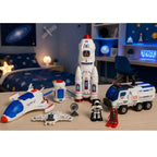 Kosminis žaislų rinkinys su raketa, erdvėlaiviu ir astronautais