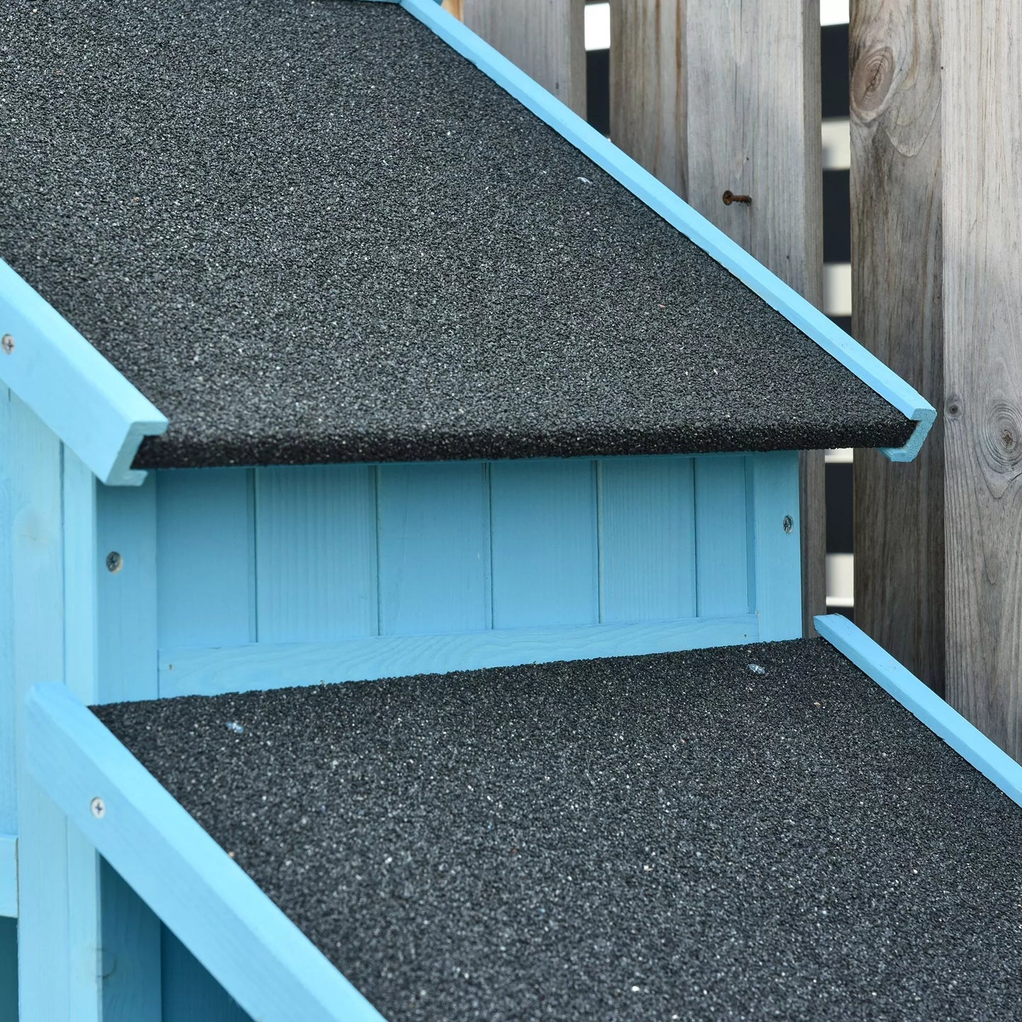 Sodo namelis įrankių sandėliukas su malkine, 3 lentynomis, asfalto danga, eglės mediena, dangaus mėlynumo, 130 x 54,5 x 180 cm