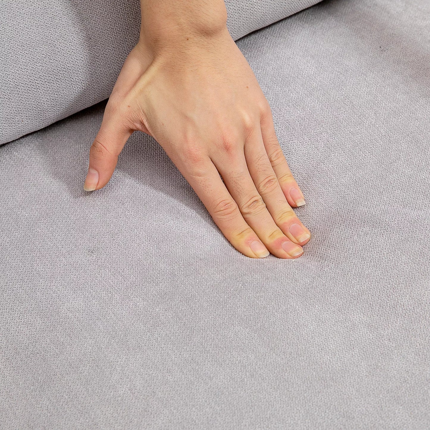 Elegantiškas svetainės fotelis su mediniu rėmu ir putplasčio užpildu, aksomo išvaizda, skirta svetainei, miegamajam, pilkos spalvos