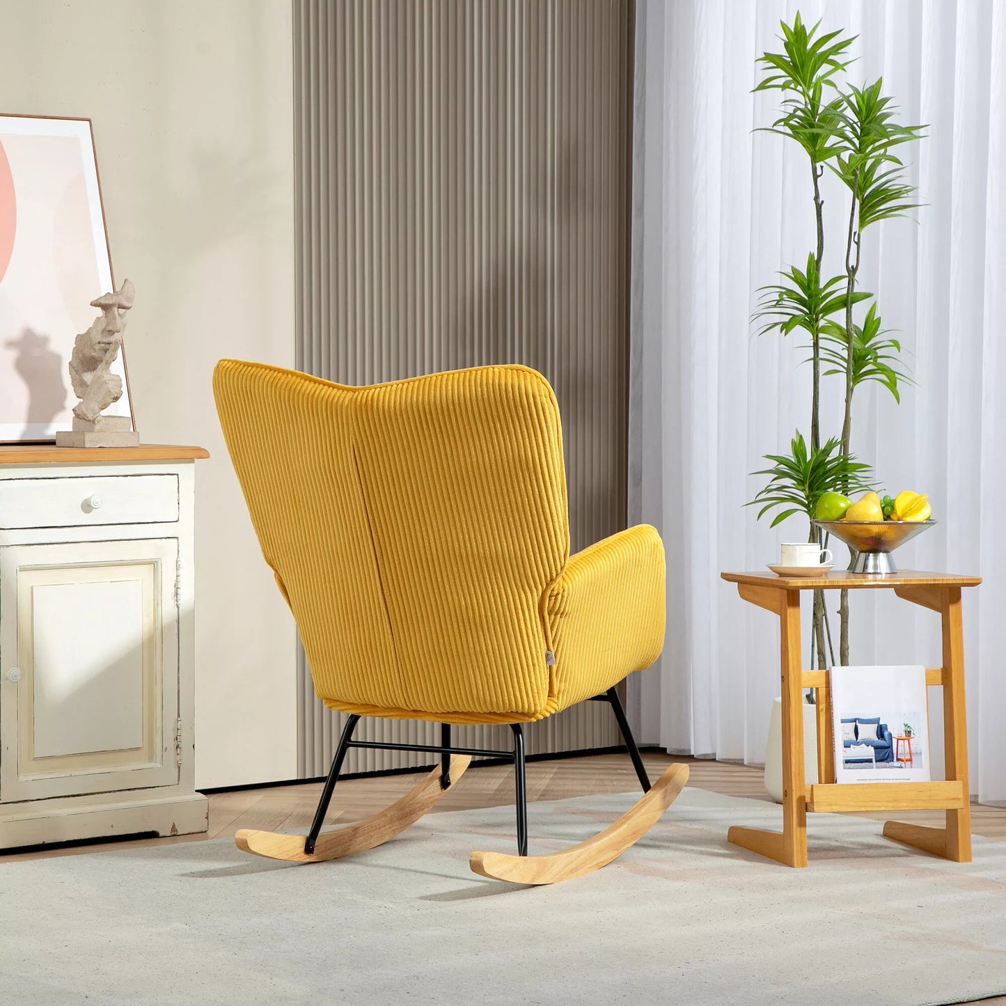 Vintažinis supamasis krėslas, išlenkti bėgeliai, storas paminkštinimas, buko mediena ir plienas, geltonas