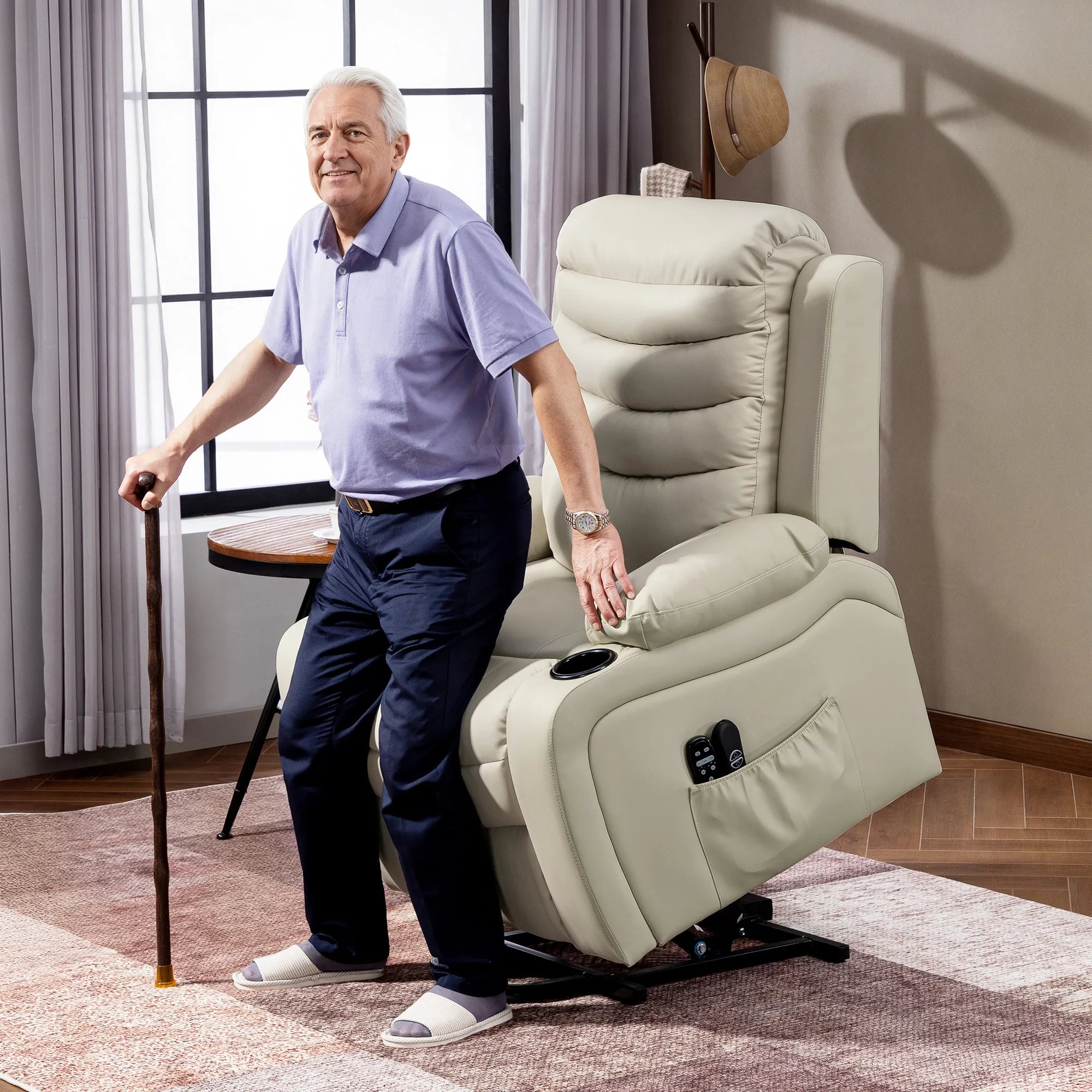 Masažinis fotelis su kėlimo funkcija 120 kg, smėlio spalvos