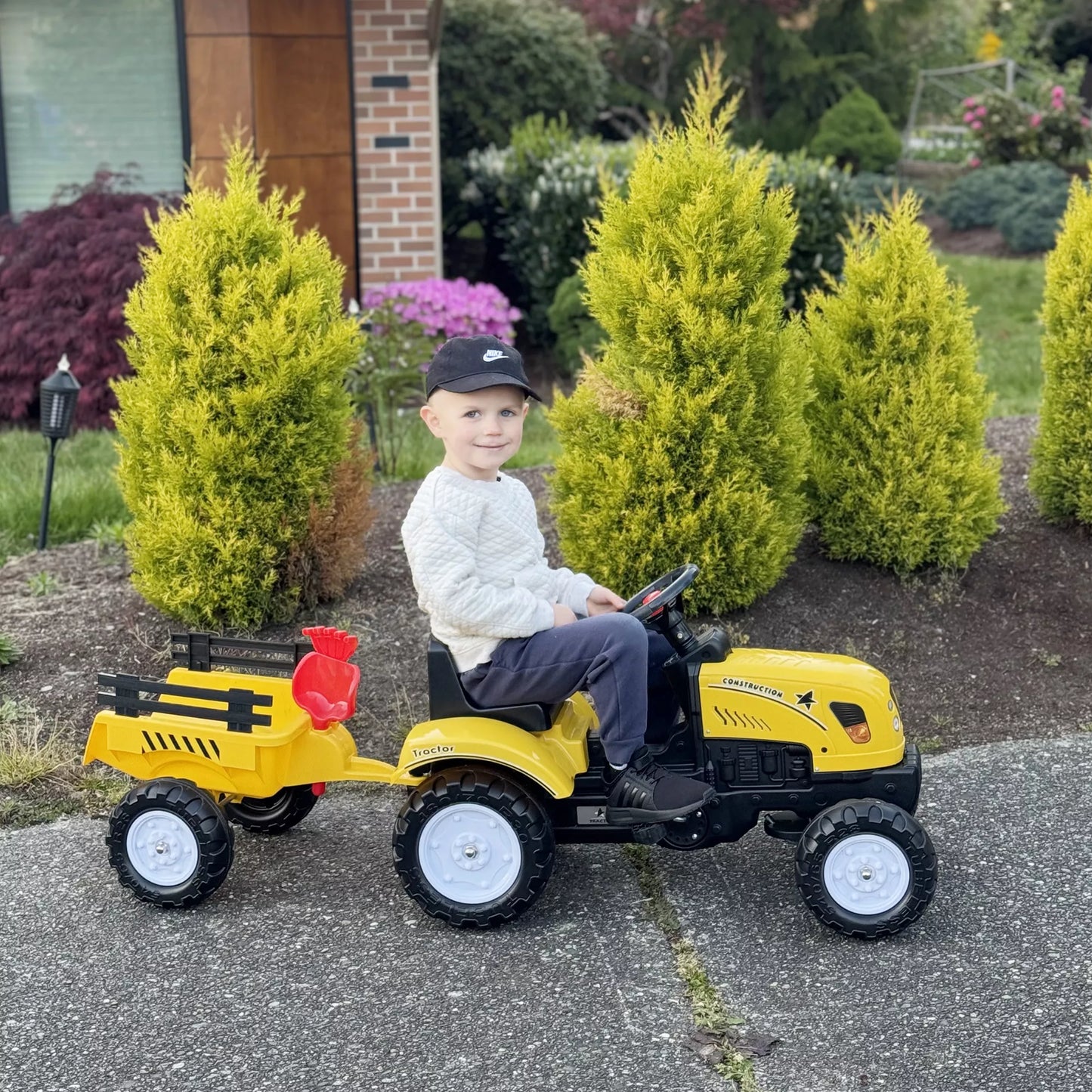Pedalinis traktorius su priekaba, įrankiai, garso signalas, vaikams nuo 3 metų, metalinis rėmas, juodai-geltonas, 133 x 42 x 51 cm