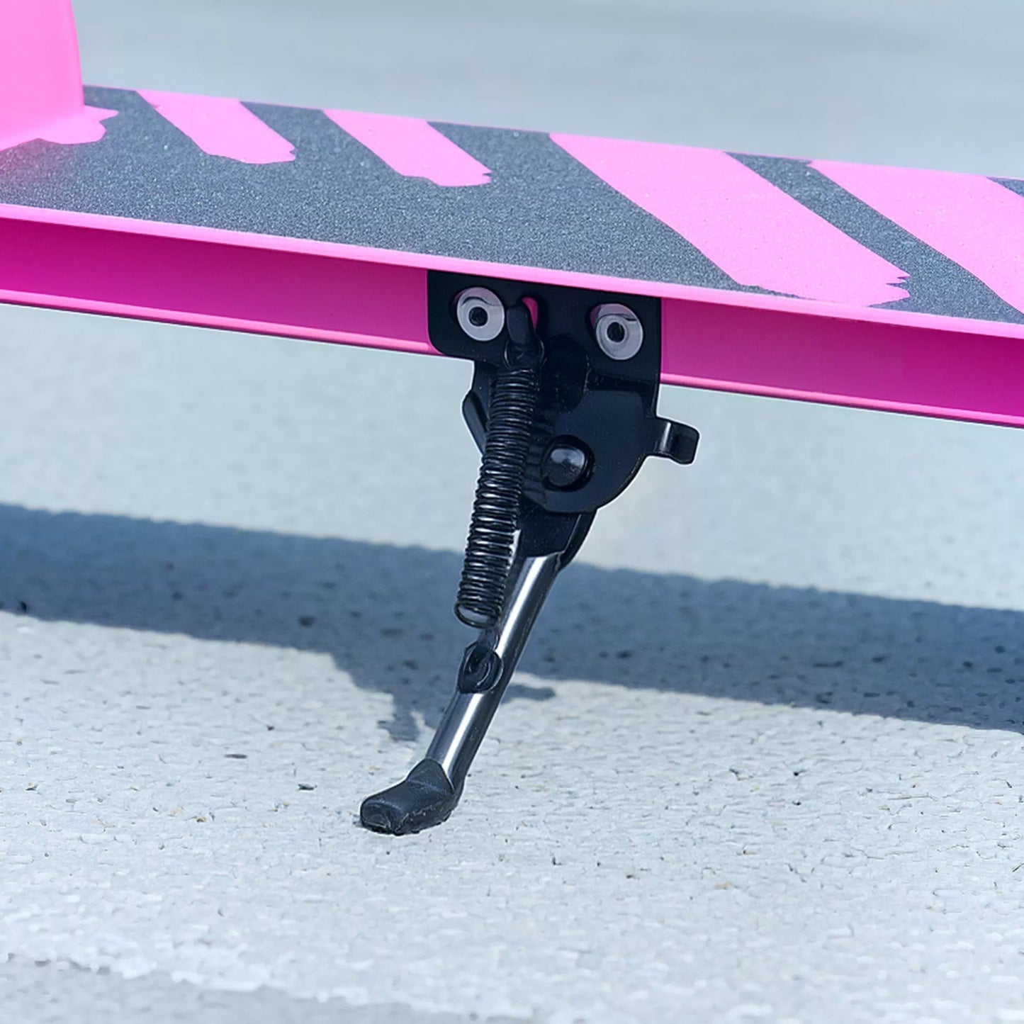 Vaikiškas paspirtukas, dvigubi stabdžiai, metalinis rėmas, atrama kojoms, sulankstomas, 3–8 metai, rožinis