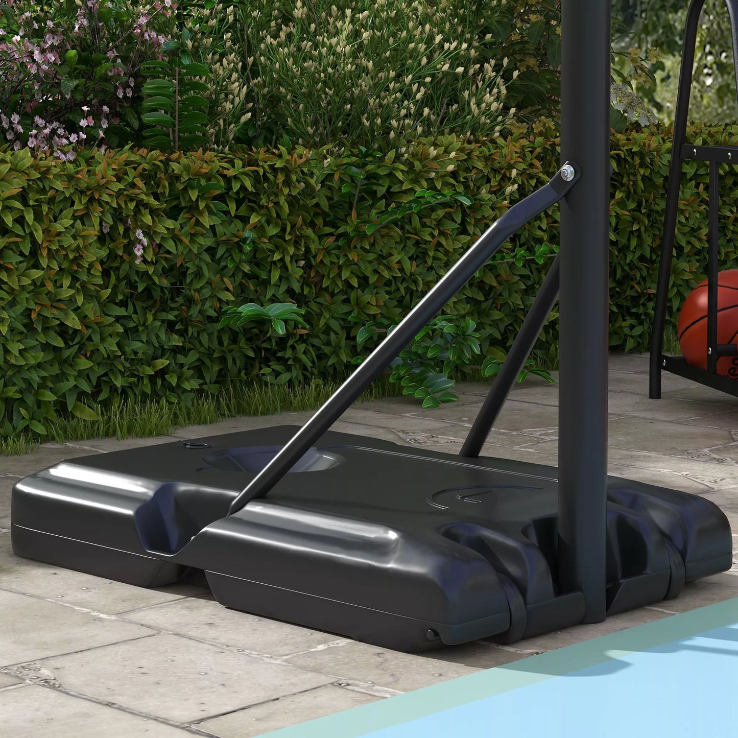 Reguliuojamo aukščio krepšinio stovas, 182-213 cm krepšio aukštis, atsparus oro sąlygoms, su ratukais, metalinis rėmas