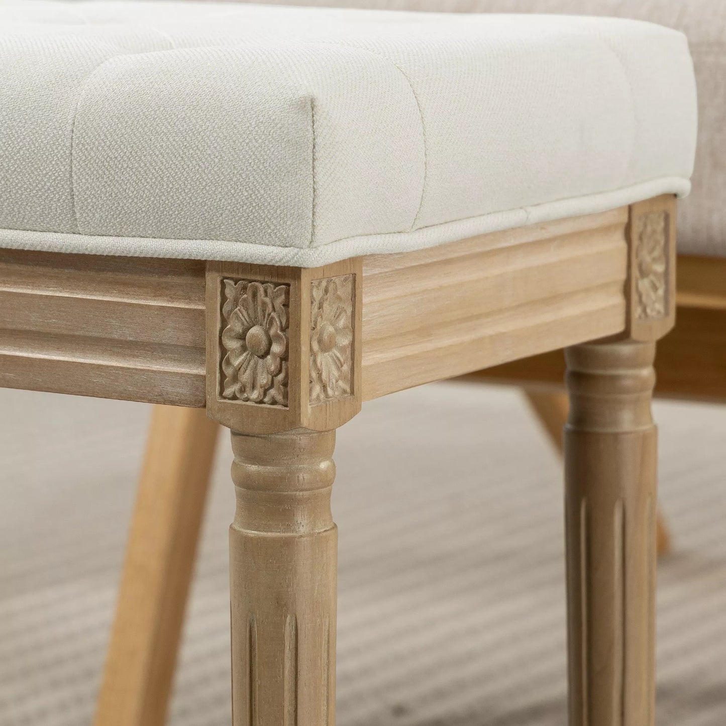 Lininis taburetė, minkšta suolelė, pufas su minkštu sėdimuoju, medinės kojos, 42 x 32 x 46,5 cm, smėlio spalvos