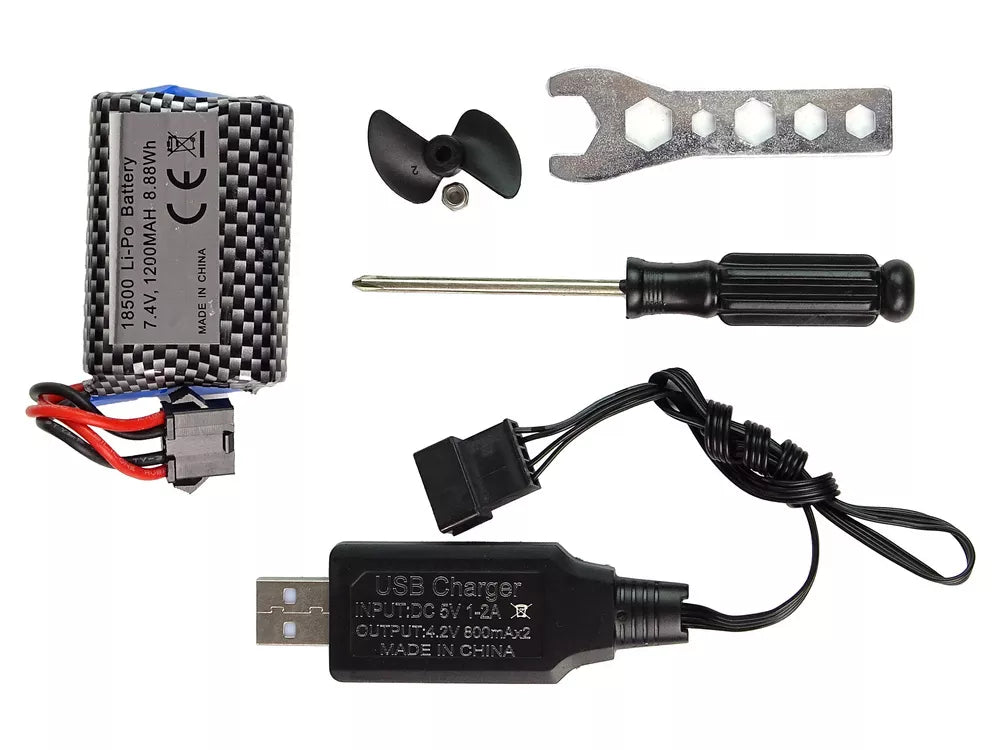 Akumuliatorius, atsarginis sraigtas, veržliaraktis, atsuktuvas ir USB įkroviklis