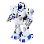 Baltai mėlynas RC robotas stovi ištiesta ranka baltame fone