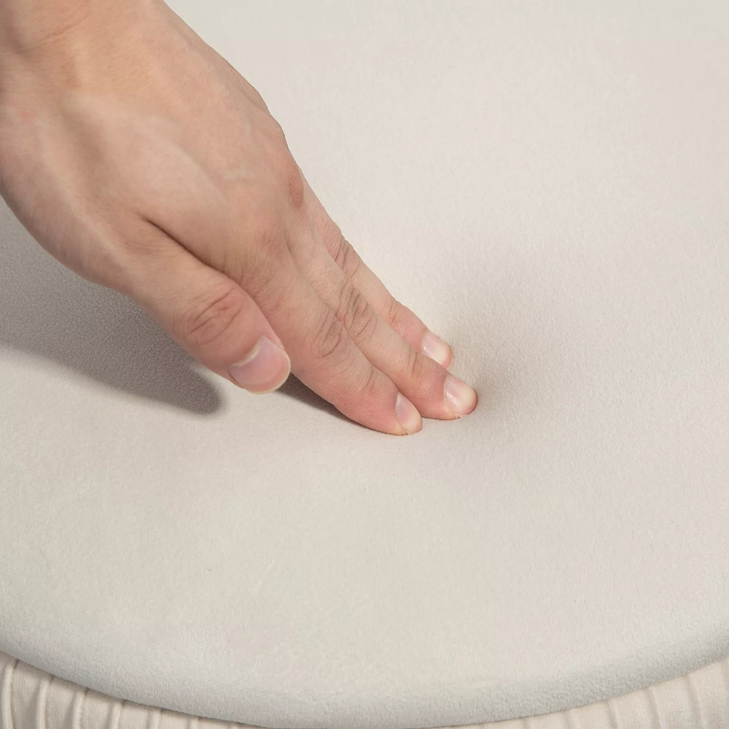 2-in-1 laikymo pufas su metalinėmis kojelėmis, apvalus pufas svetainei, miegamajam, koridoriui, kreminės baltos spalvos