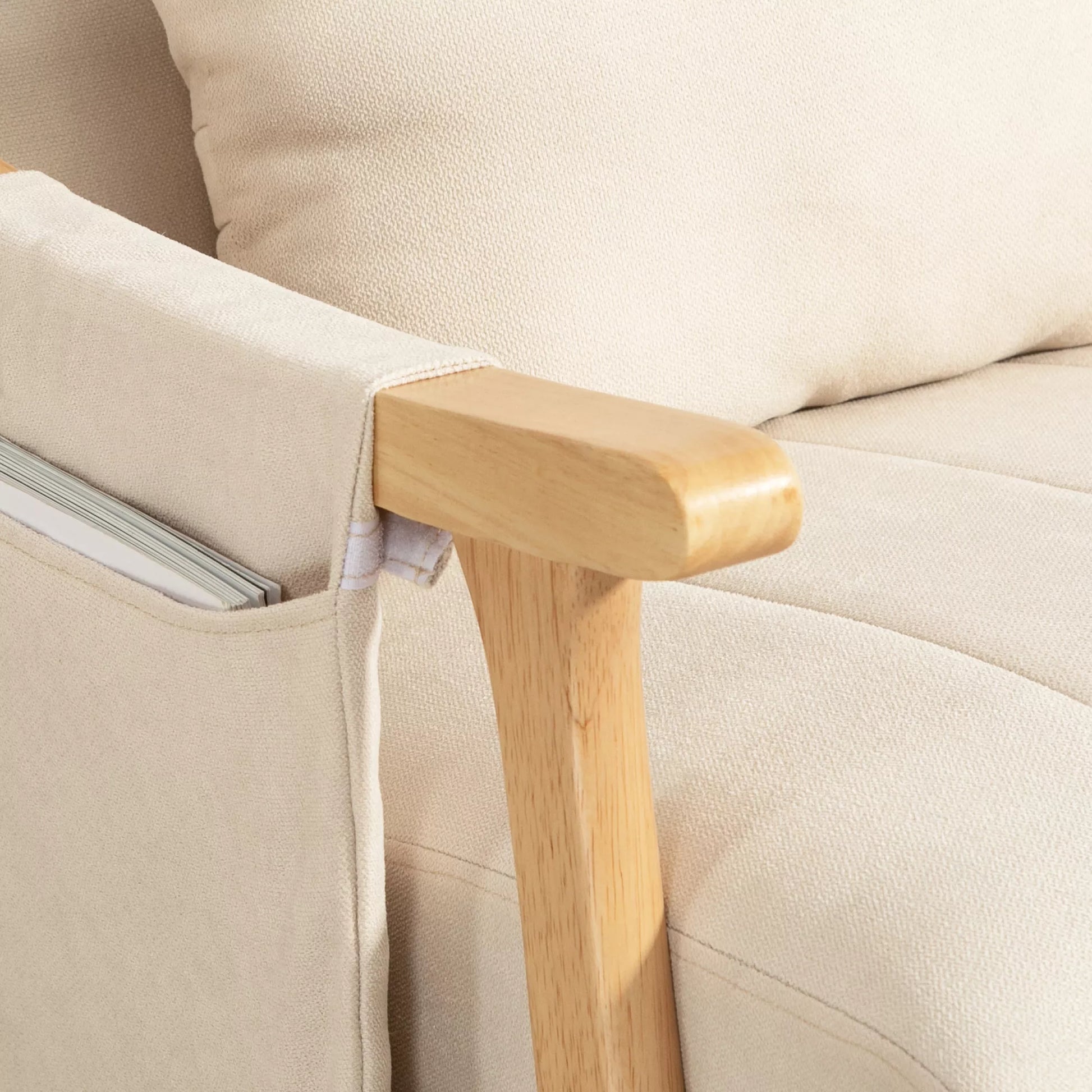 HOMCOM supamasis krėslas su inkstų formos pagalvėle, plačia sėdyne, guminio medžio rėmu, iki 120 kg, smėlio spalvos