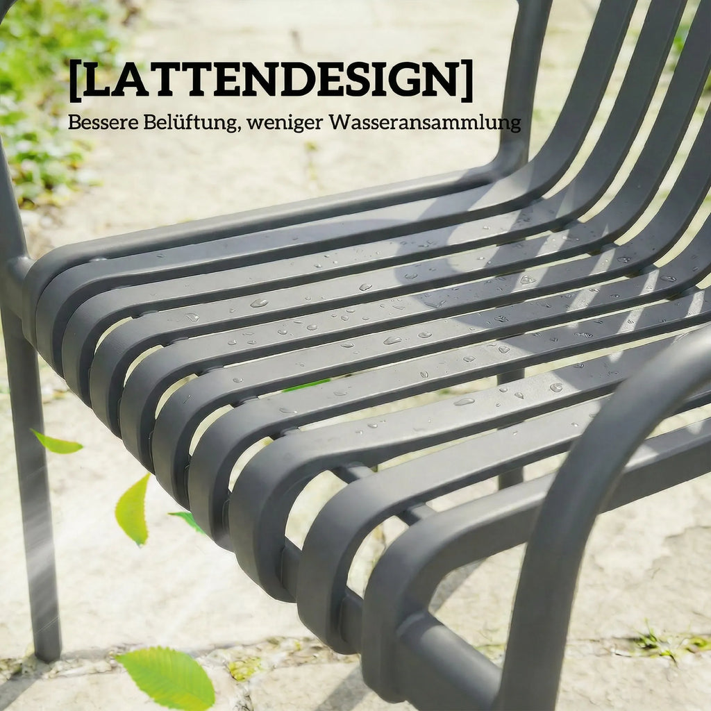 Sodo kėdės sėdynės lentelių detalė su lietaus lašais