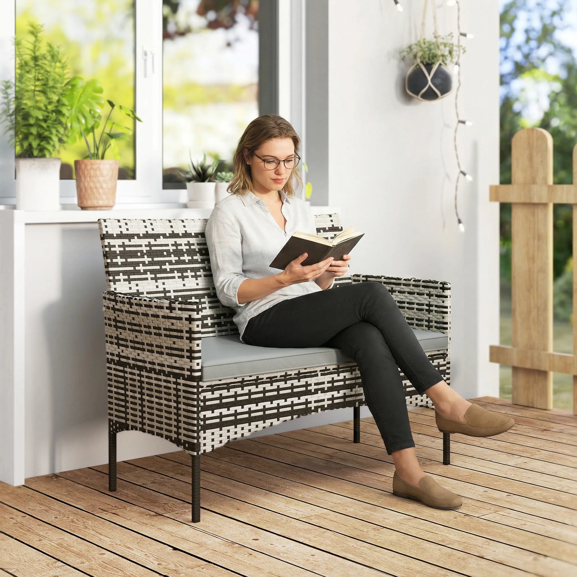 Sodo sofa dvivietė, iš PE ratano, su pagalvėlėmis, plieninis rėmas, šviesiai pilka