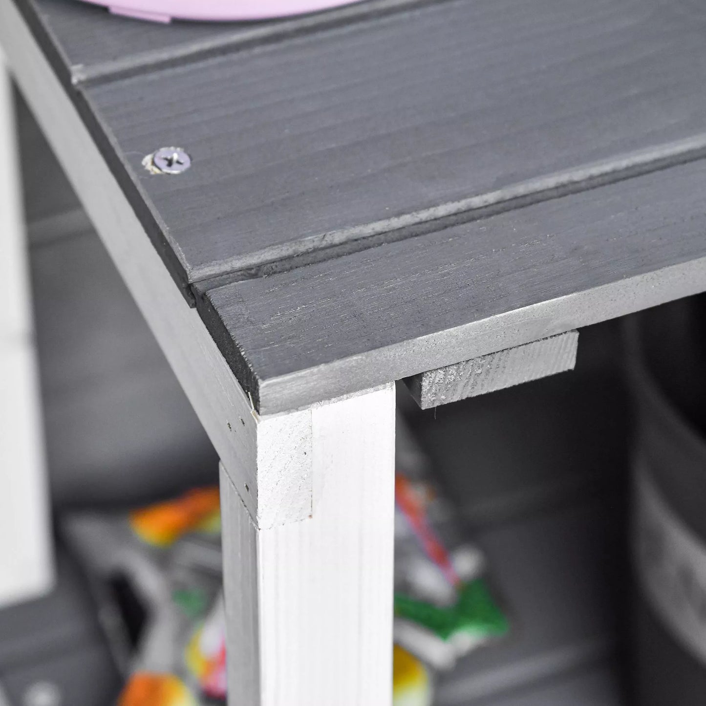 Sodo spinta Įrankių namelis su 2 durimis Įrankių spinta su asfalto stogu Sodo sandėliukas Anti-dumpingo dizainas su poliais Pušies mediena Pilka+Balta 139 x 75 x 160 cm