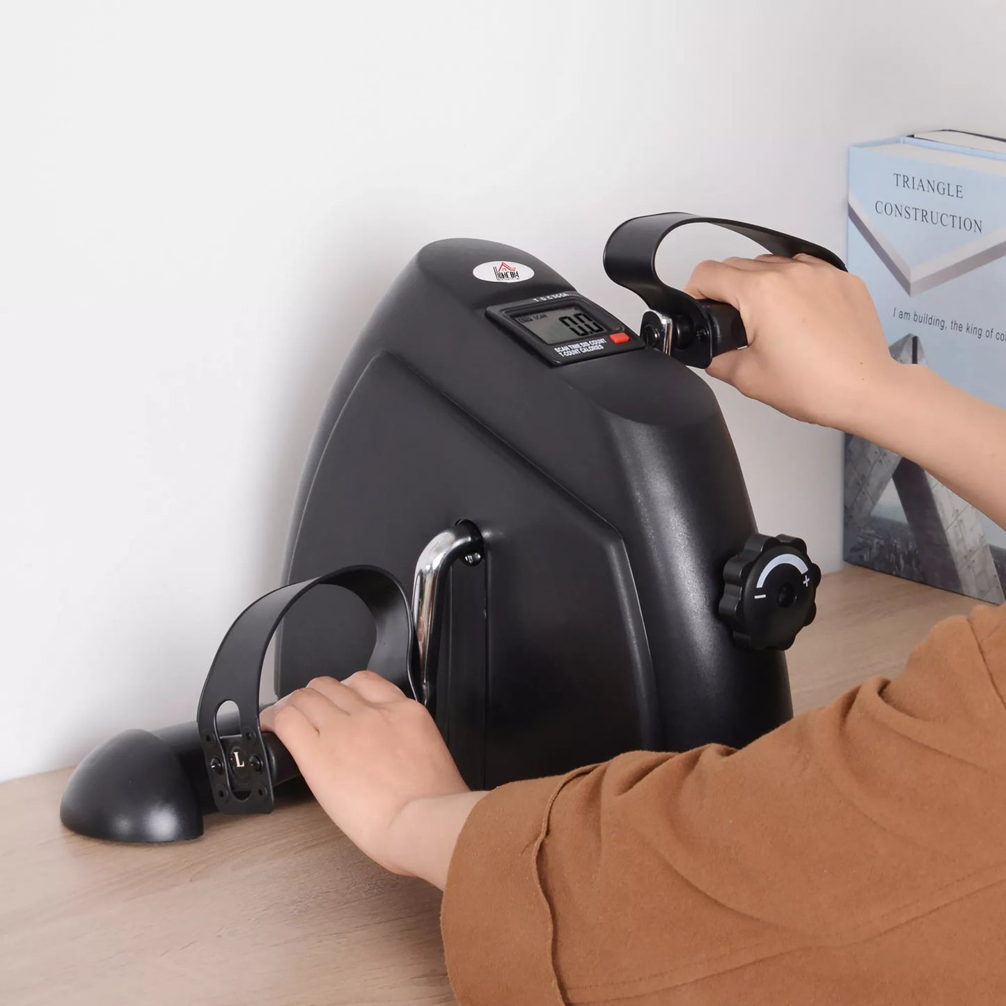 Mini treniruoklis rankoms ir kojoms, pedalų treniruoklis senjorams su LCD ekranu, reguliuojamu pasipriešinimu, fitneso dviratis, namų biuro treniruoklis 35 x 40 x 31 cm Juodas