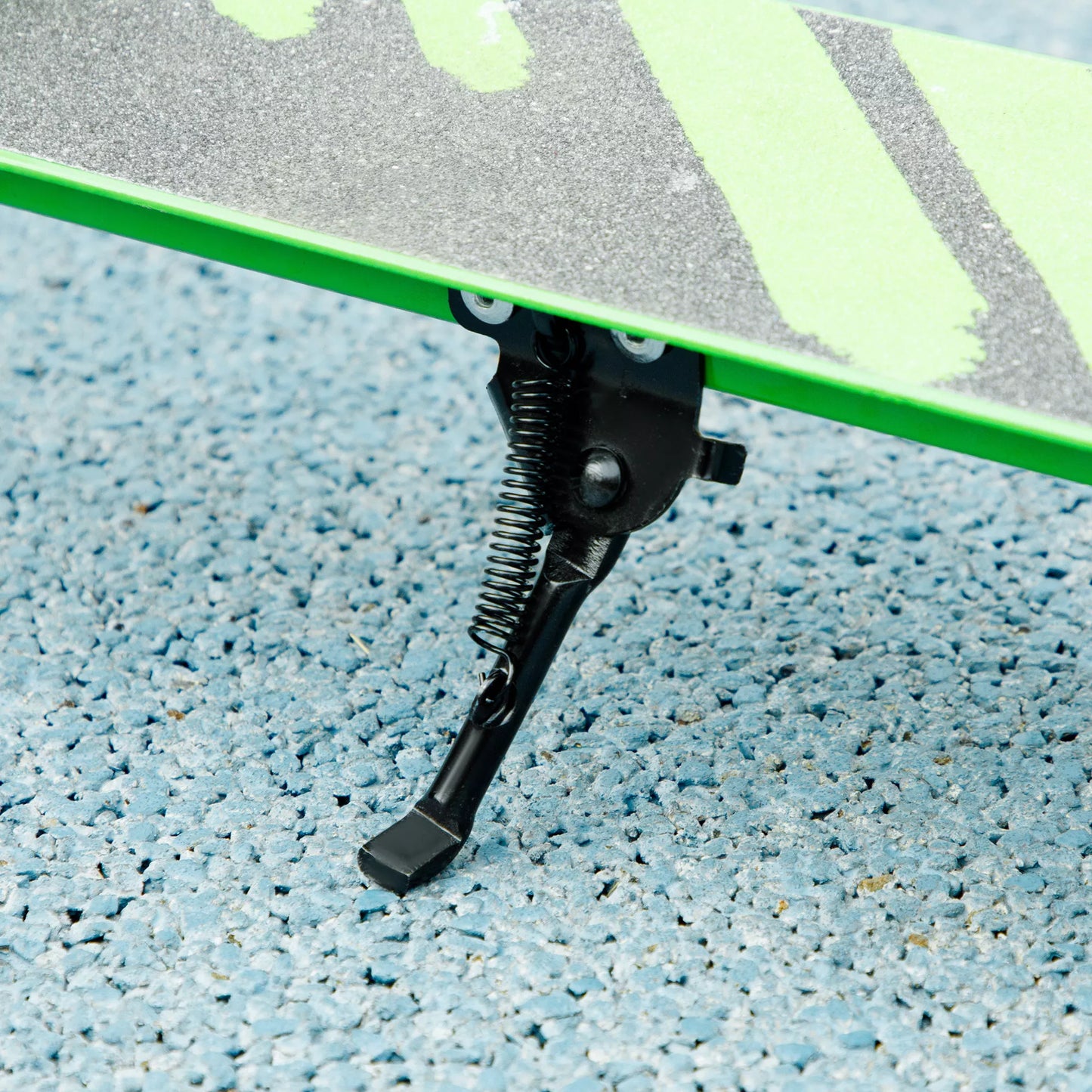 Vaikiškas paspirtukas, dvigubi stabdžiai, metalinis rėmas, atrama kojai, sulankstomas, 3-8 metai, žalias