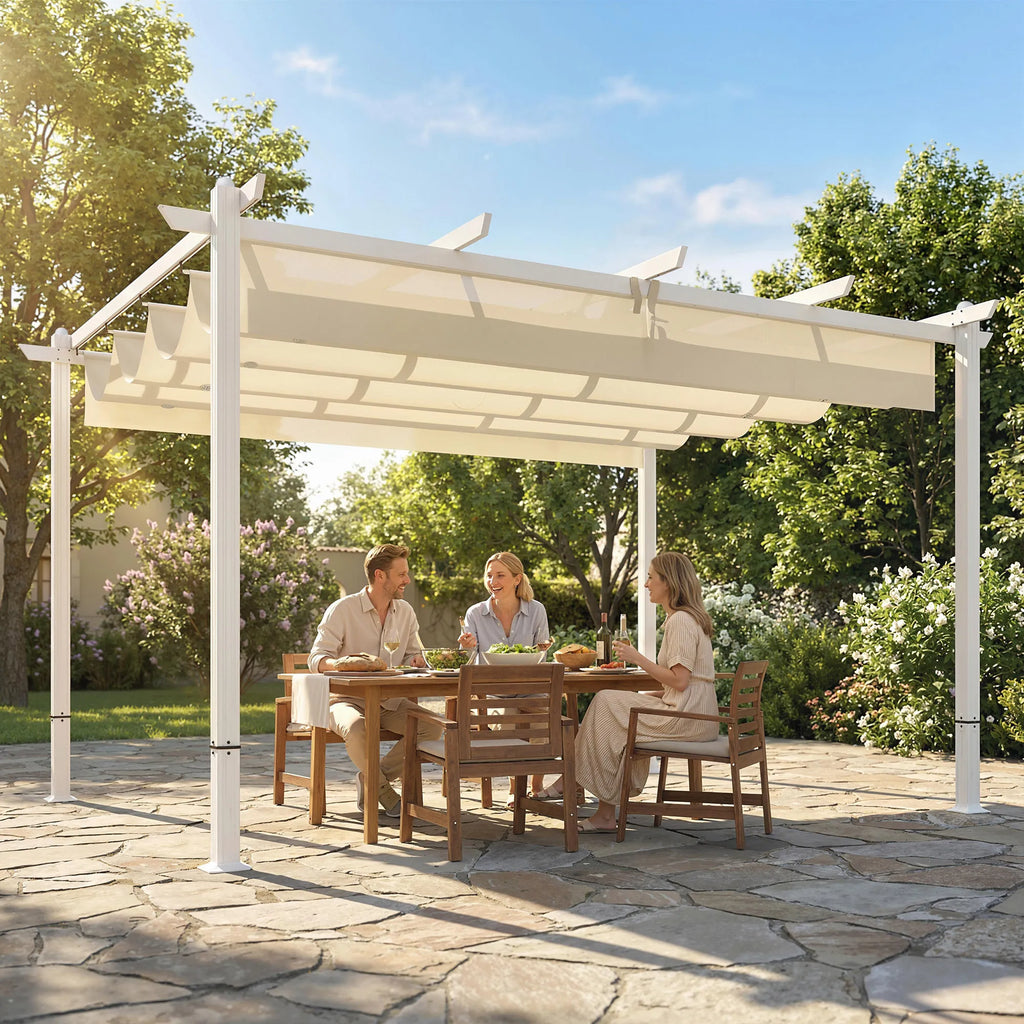 Terasos pergola su slankiojančiu stogu – 3 × 4 m, smėlio spalvos, šviesi