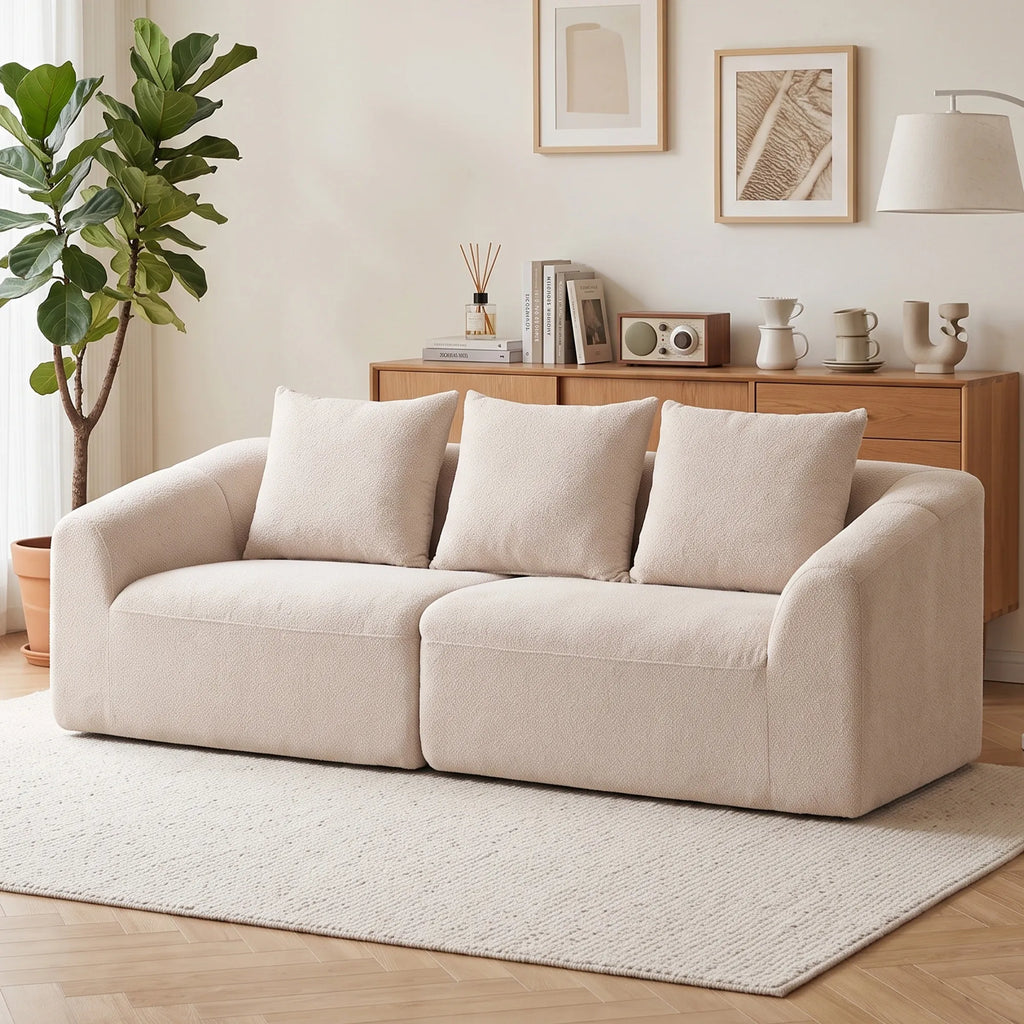 Trivietė sofa, smėlio spalvos