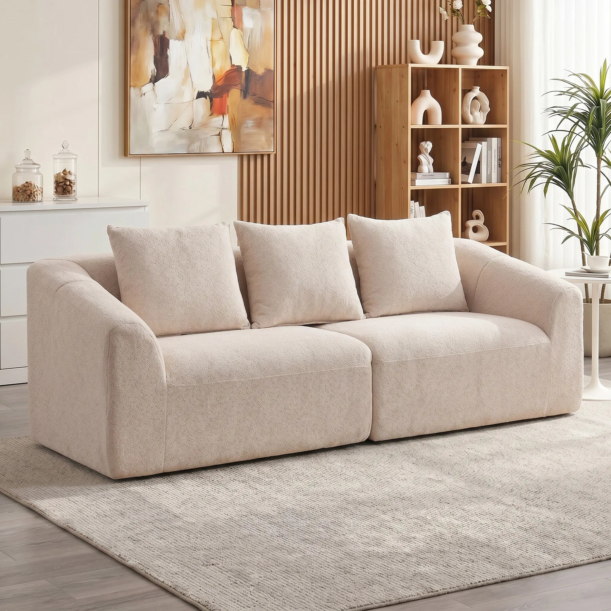 Trivietė sofa, smėlio spalvos