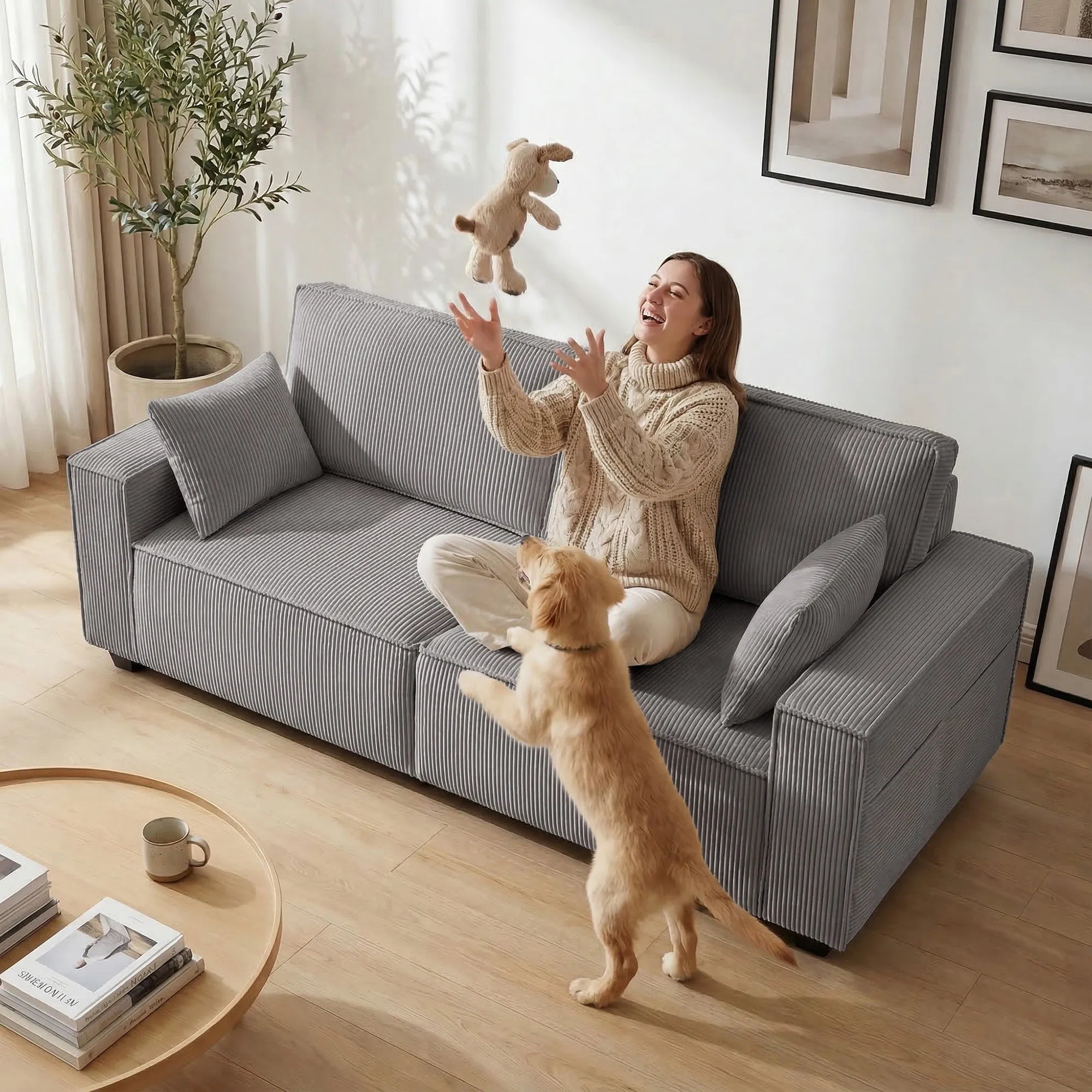 Trivietė sofa su kojelėmis, 218 cm, pilka