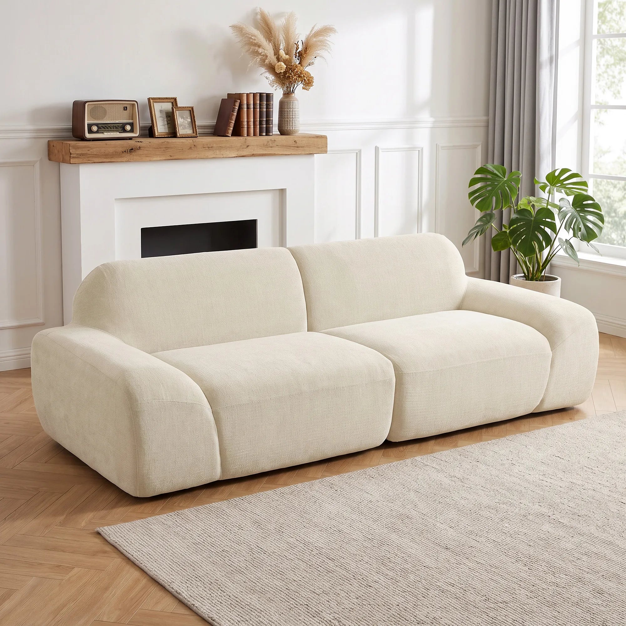 Trivietė sofa, suapvalinta, 360 kg apkrova, kreminės baltos spalvos