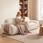 Trivietė sofa, suapvalinta, 360 kg apkrova, kreminės baltos spalvos