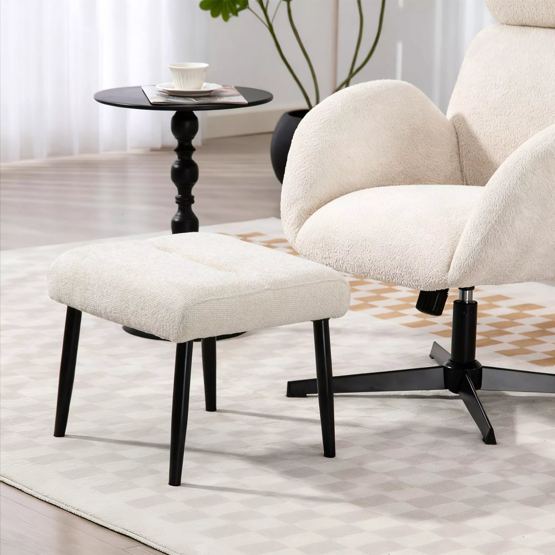 Sėdimoji kėdė Kėdė su minkštu sėdimojo pagalvėle Plieninės kojos Pėdų atrama su šenilo audiniu, 45 x 41 x 38 cm, kreminė balta