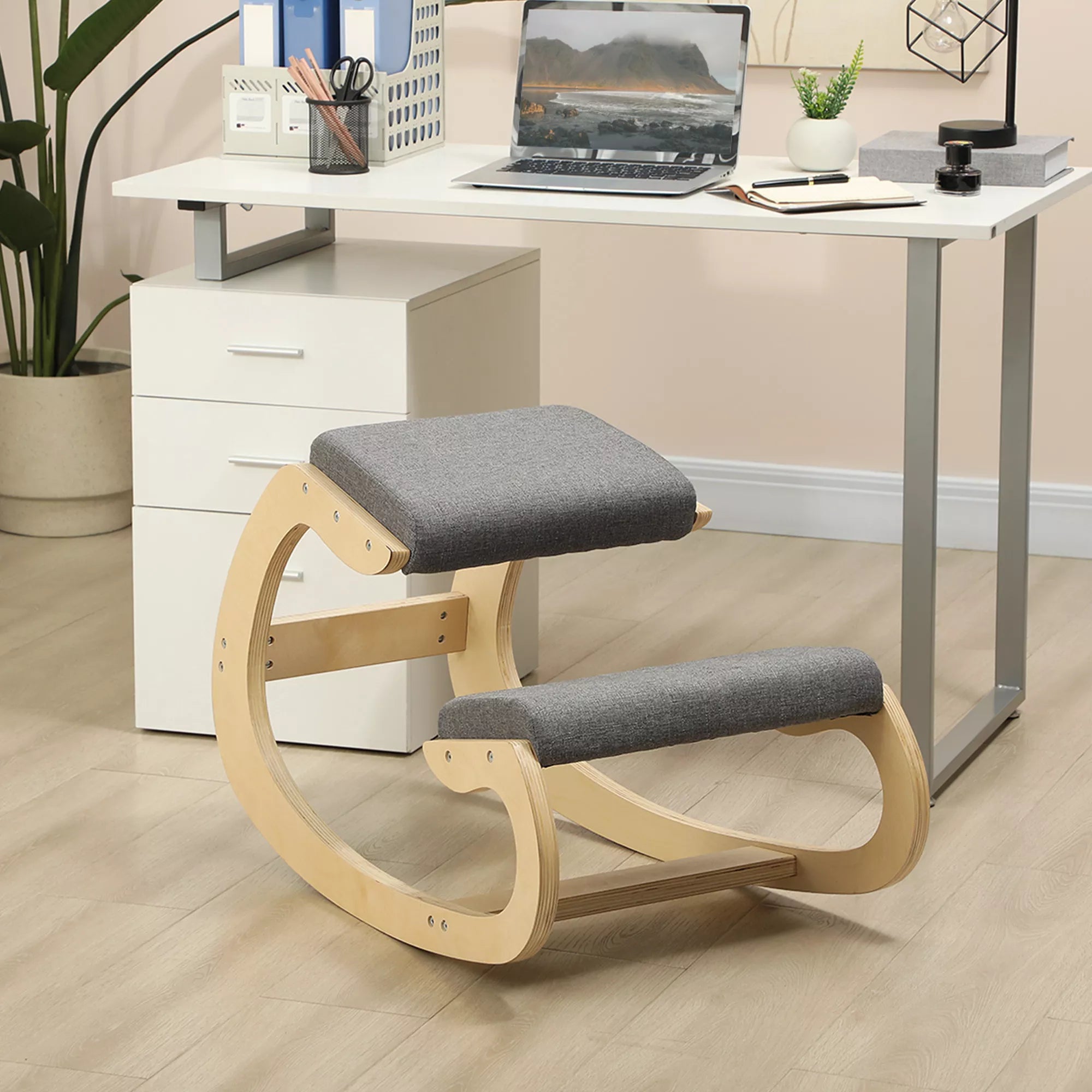 Ergonomiškas, supamasis klūpiklis namų biurui, skirtas laikysenai gerinti, pilkos spalvos