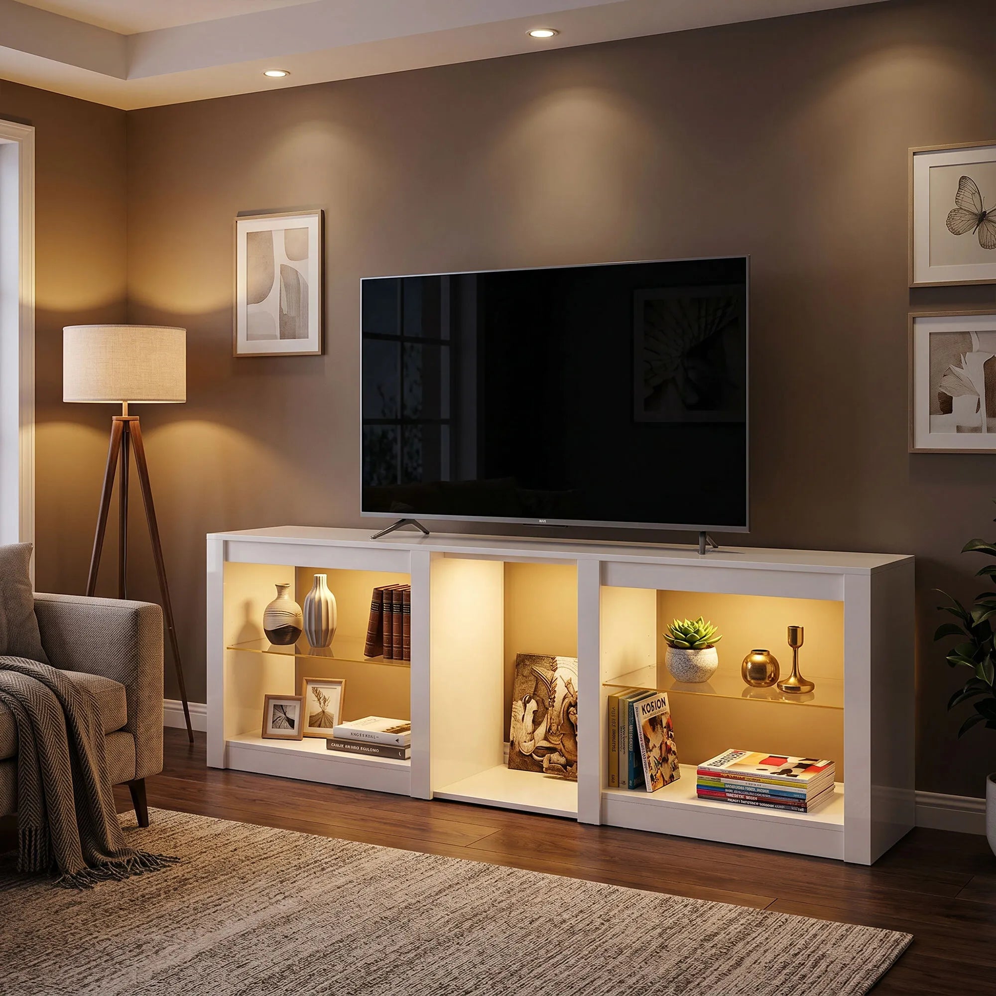 TV komoda su RGB LED apšvietimu ir stiklinėmis lentynomis, iki 75 colių televizoriams, balta