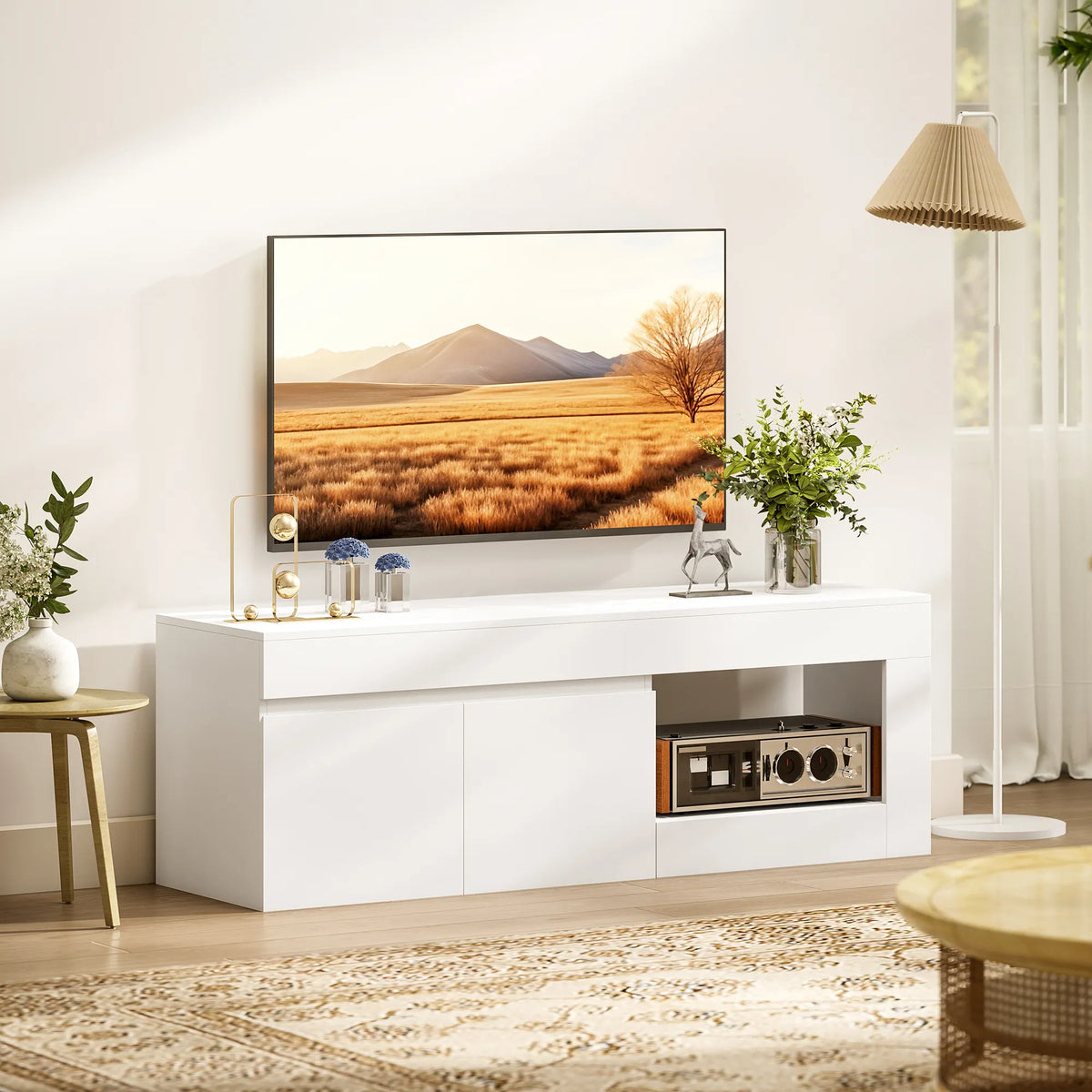 TV spintelė su durelėmis ir atvira lentyna, 140 cm, balta