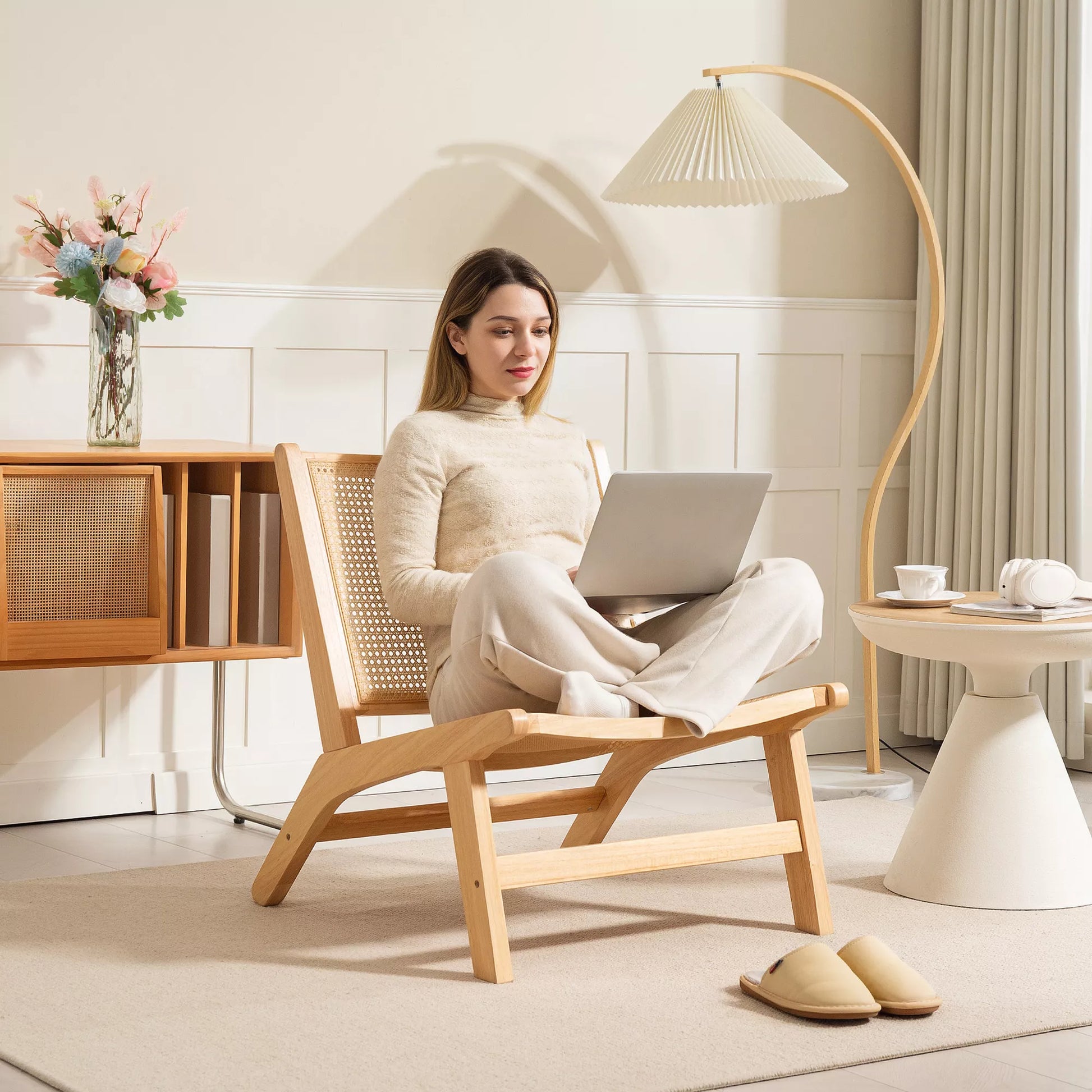 Rotango krepšys, skaitymo kėdė, medinis rėmas, plati sėdynė, 64 x 70 x 74 cm, natūralaus medžio N/A