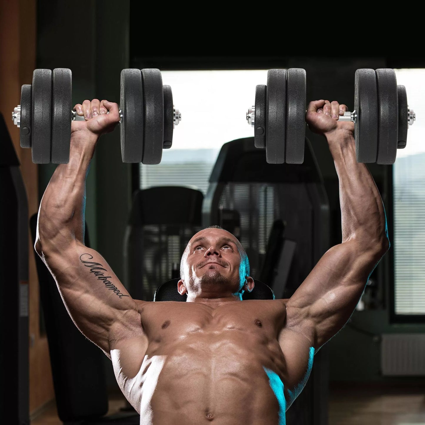 Hantelių rinkinys 2 x 25 kg, 2 x 6 hantelių diskai su plastikine danga, nebraižantis grindų, Juoda